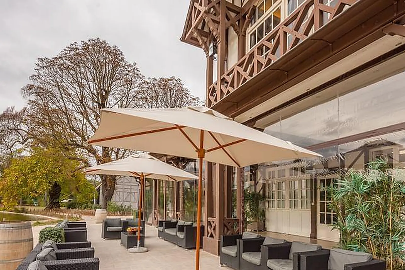 Lieux événementiels, LES PAVILLONS DES ÉTANGS - LE MANOIR