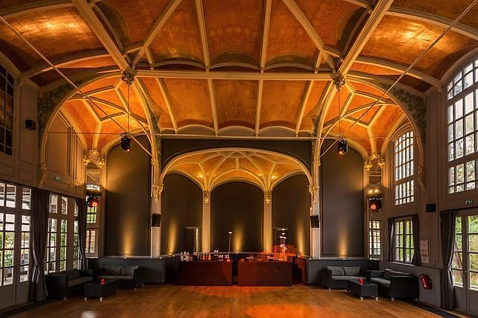 Lieux événementiels, LES PAVILLONS DES ÉTANGS - LE MANOIR