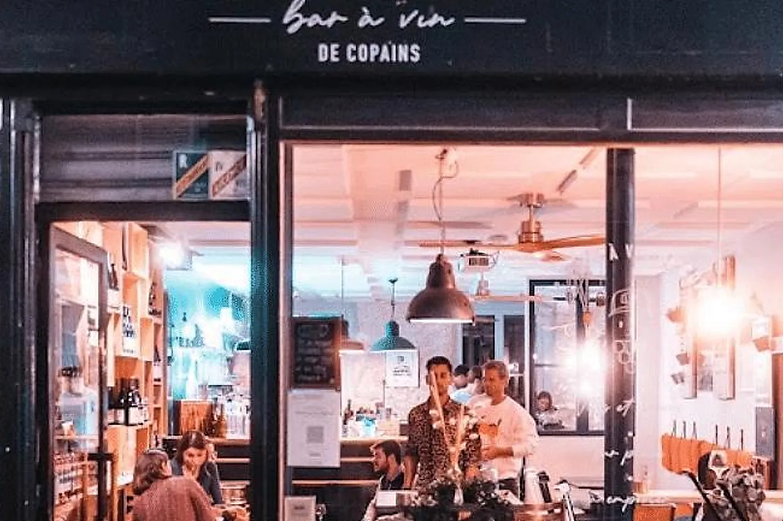 Lieux événementiels, LES P'TITS POTES BAR À VIN