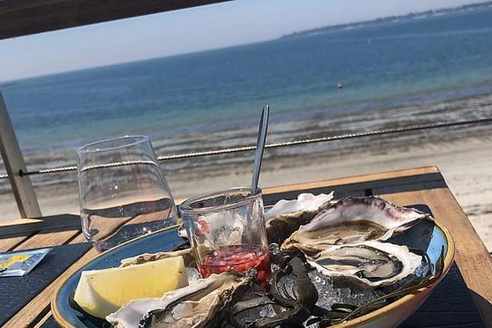 Lieux événementiels, LES SABLES BLANCS ****