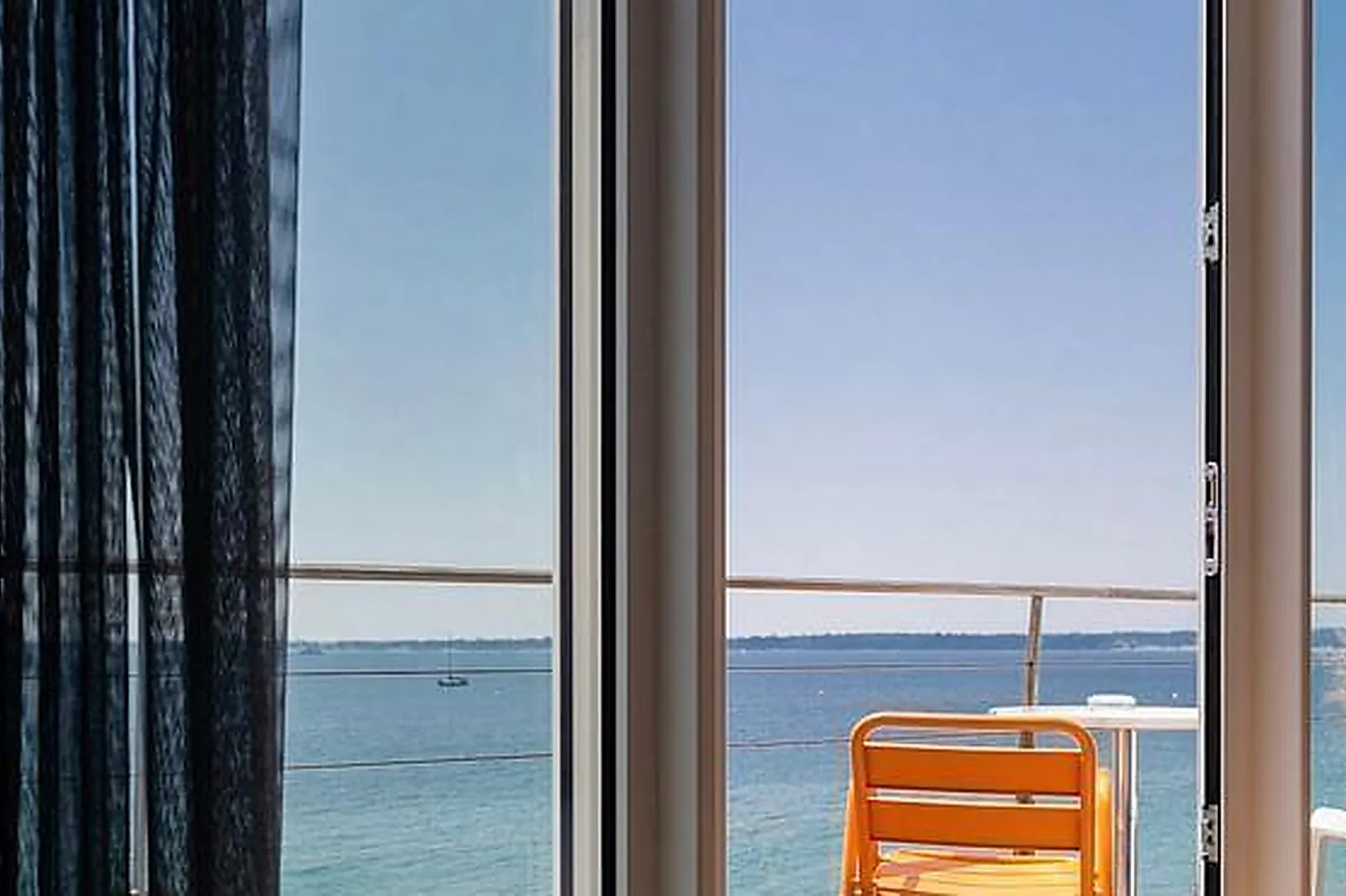 Lieux événementiels, LES SABLES BLANCS ****