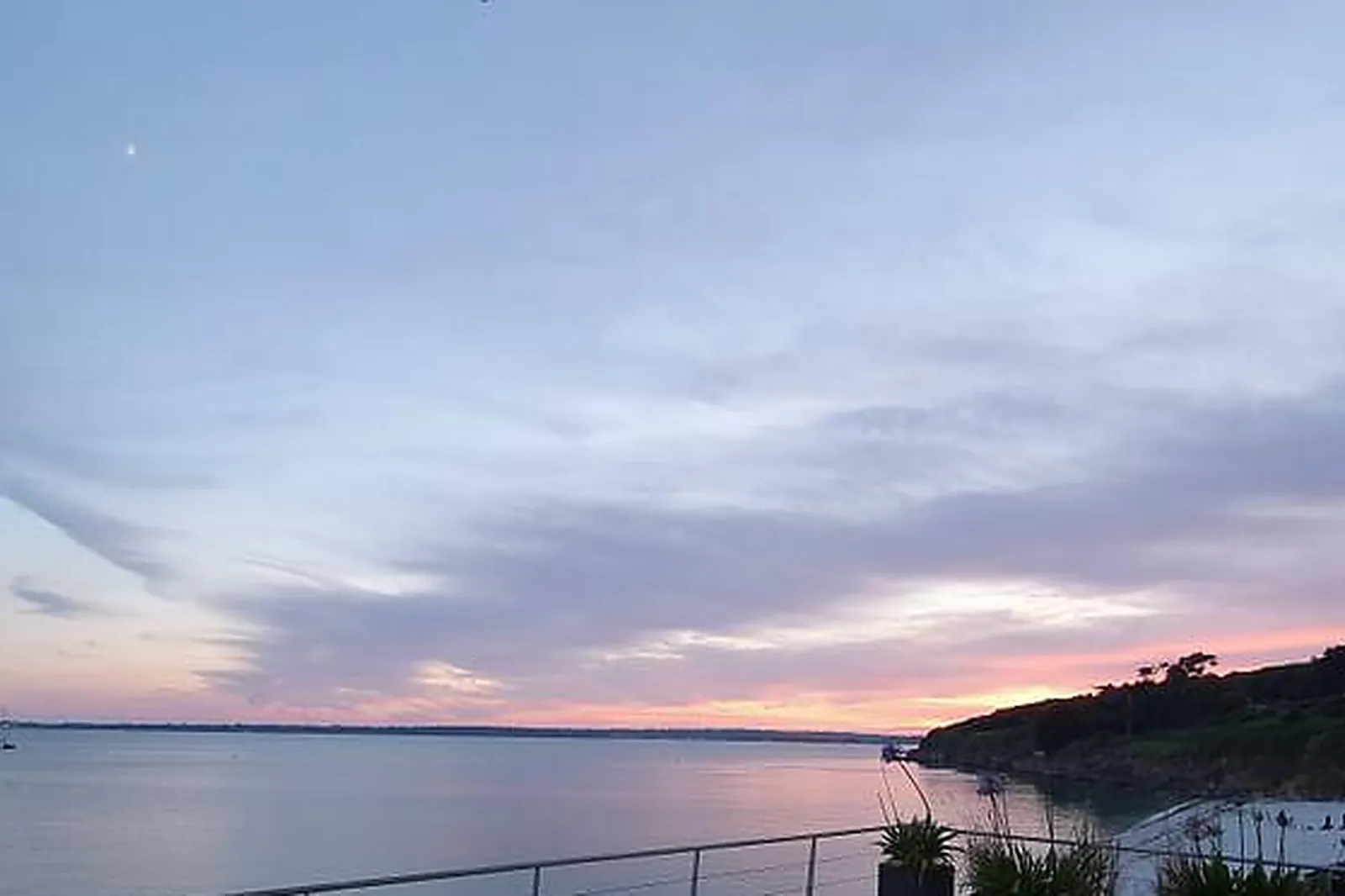 Lieux événementiels, LES SABLES BLANCS ****