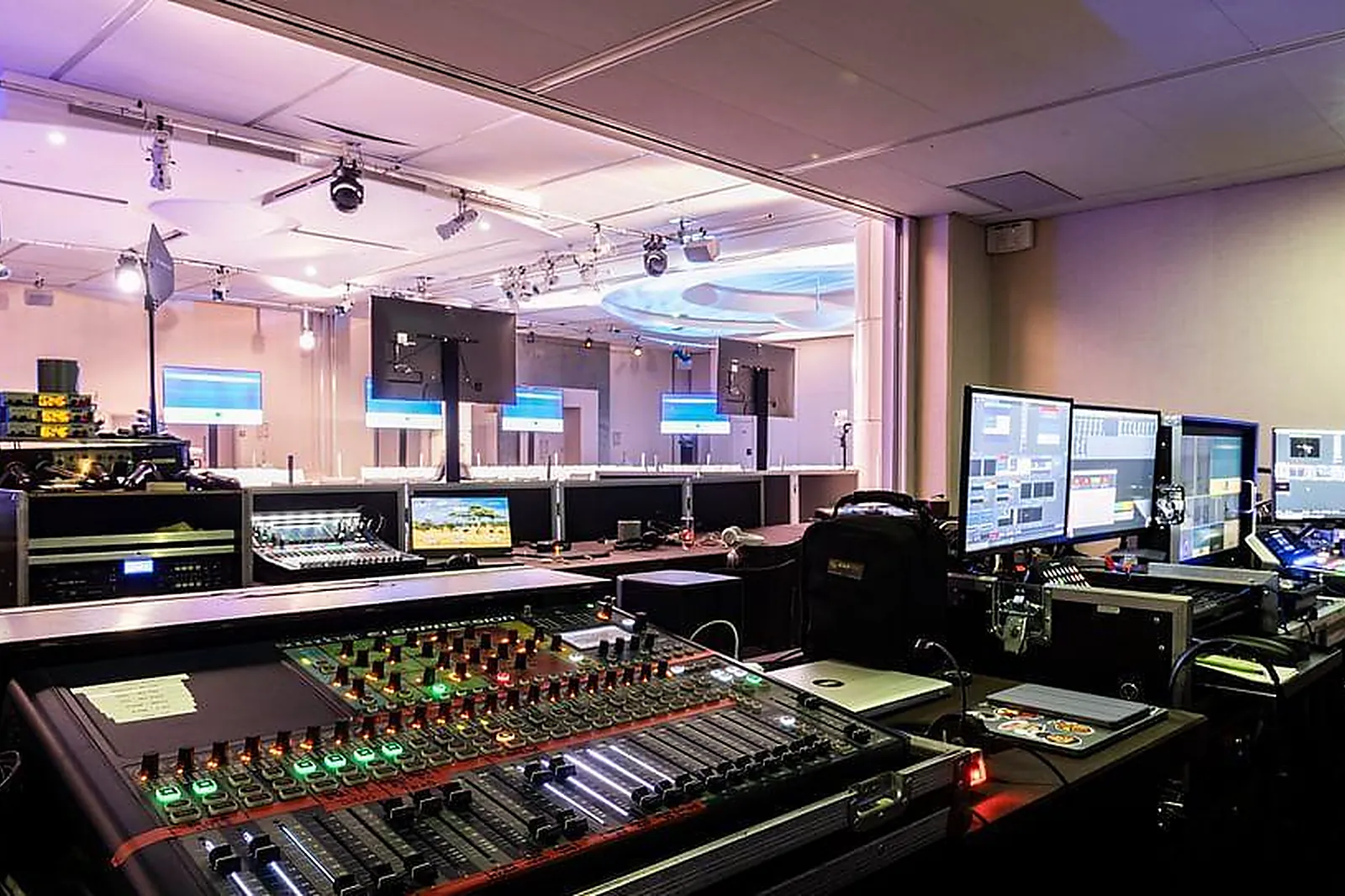 Lieux événementiels, LES SALONS DE L'AVEYRON - PARIS BERCY