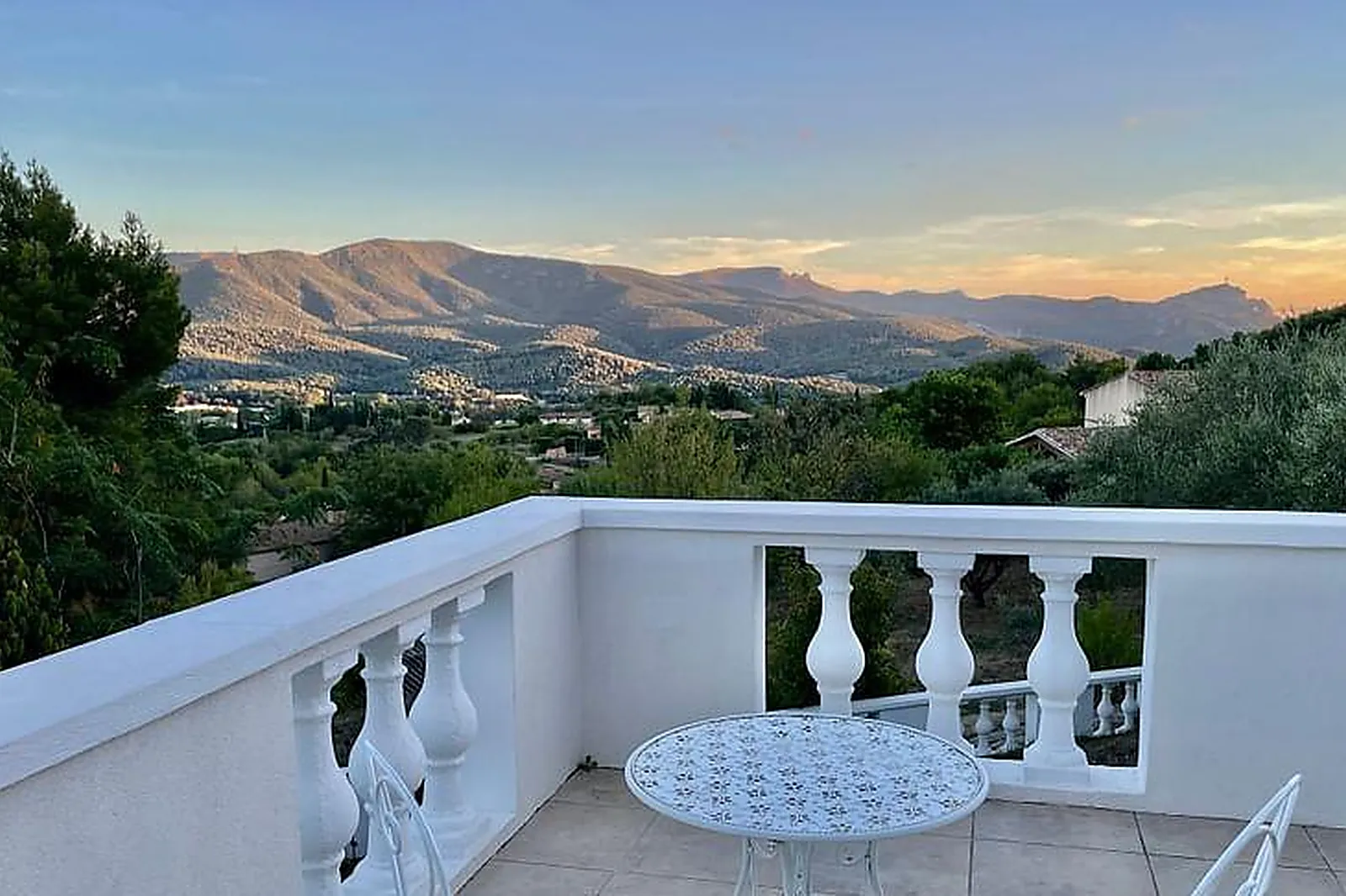 Lieux événementiels, LES SOURCES DE PASITHÉA