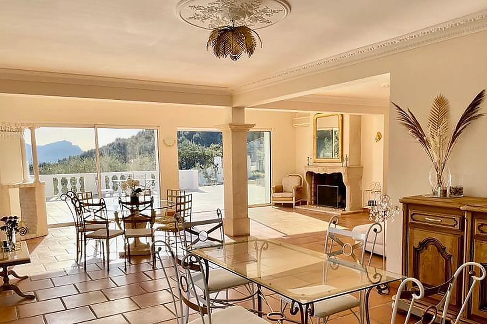 Lieux événementiels, LES SOURCES DE PASITHÉA