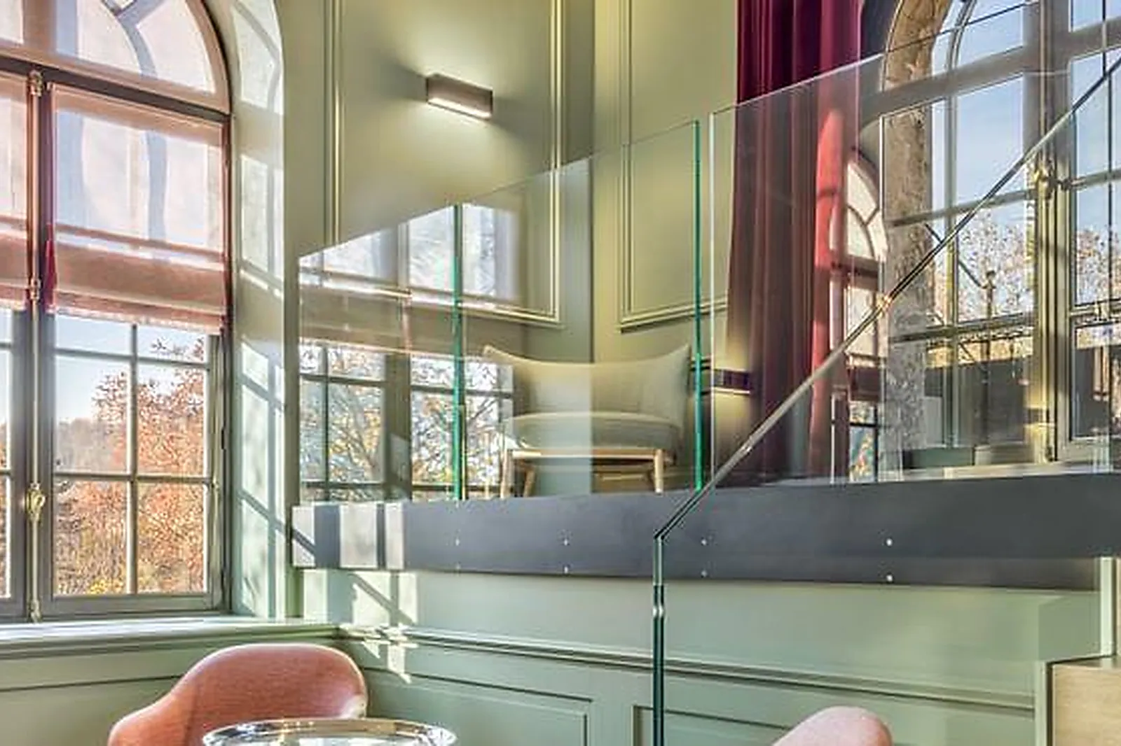 Lieux événementiels, LES SUITES DE L'ILE BARBE