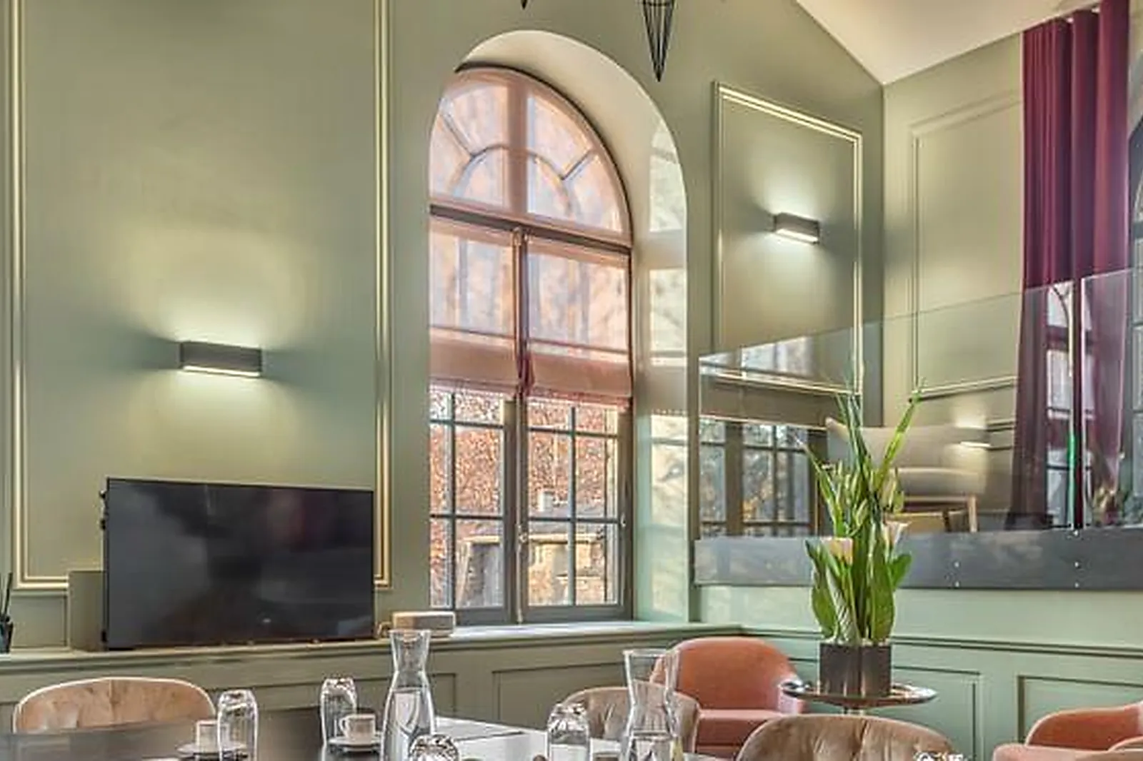 Lieux événementiels, LES SUITES DE L'ILE BARBE