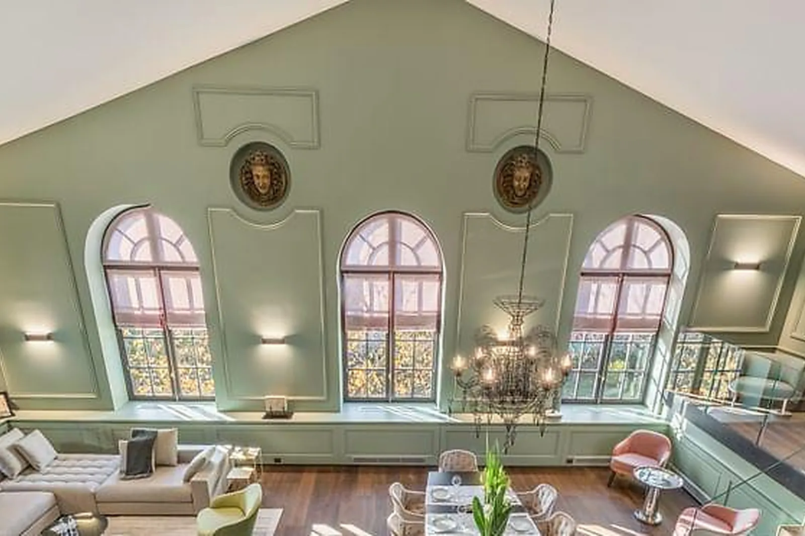 Lieux événementiels, LES SUITES DE L'ILE BARBE