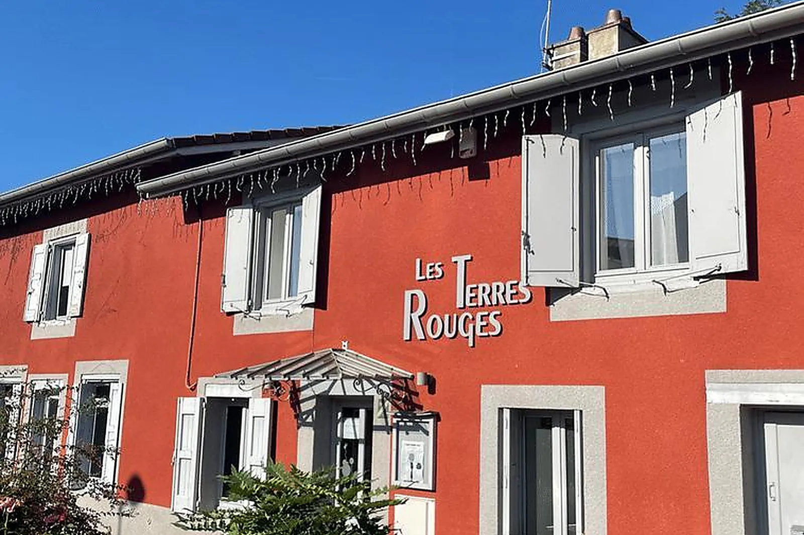 Lieux événementiels, LES TERRES ROUGES