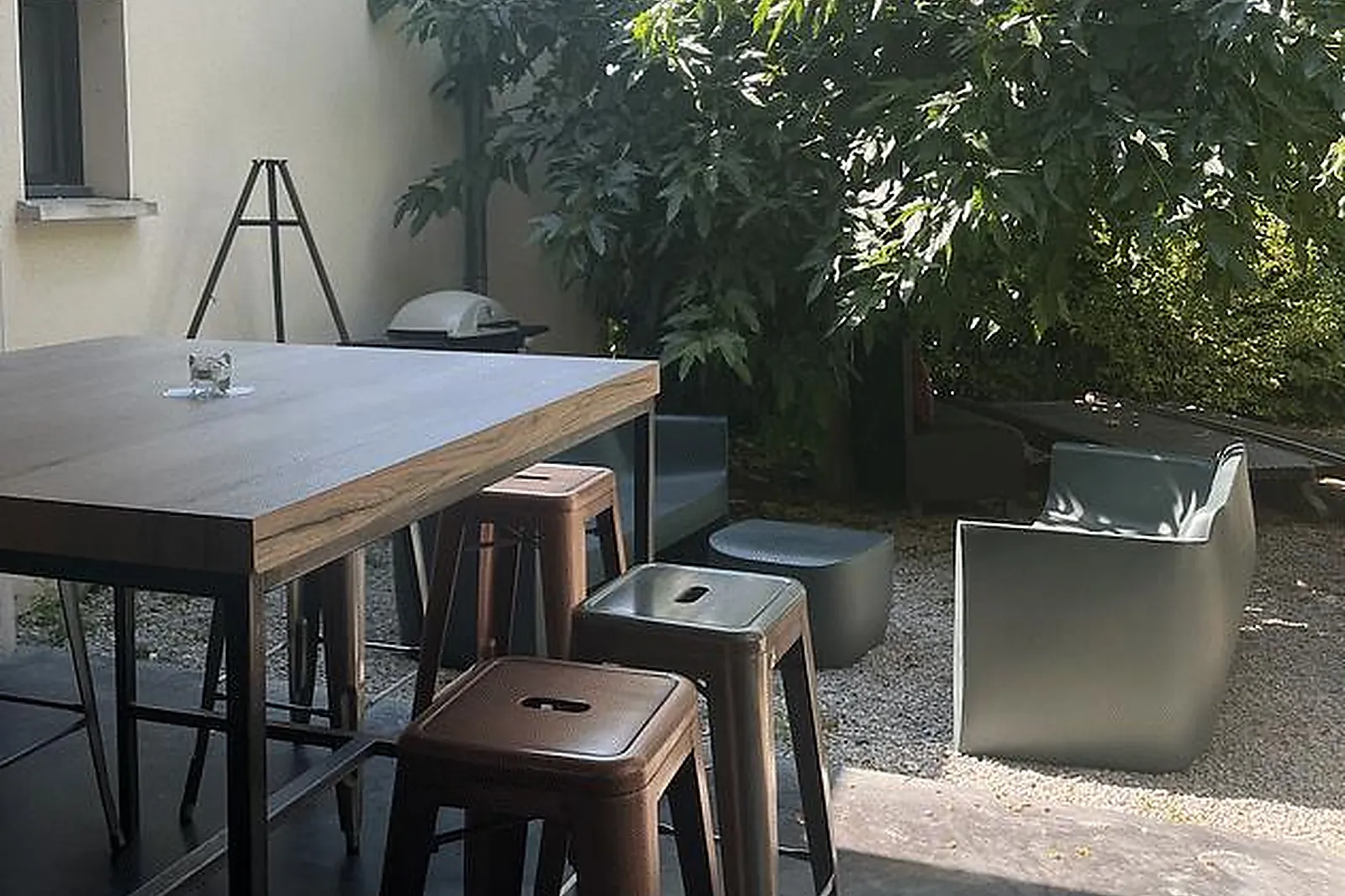 Lieux événementiels, LES TERRES ROUGES