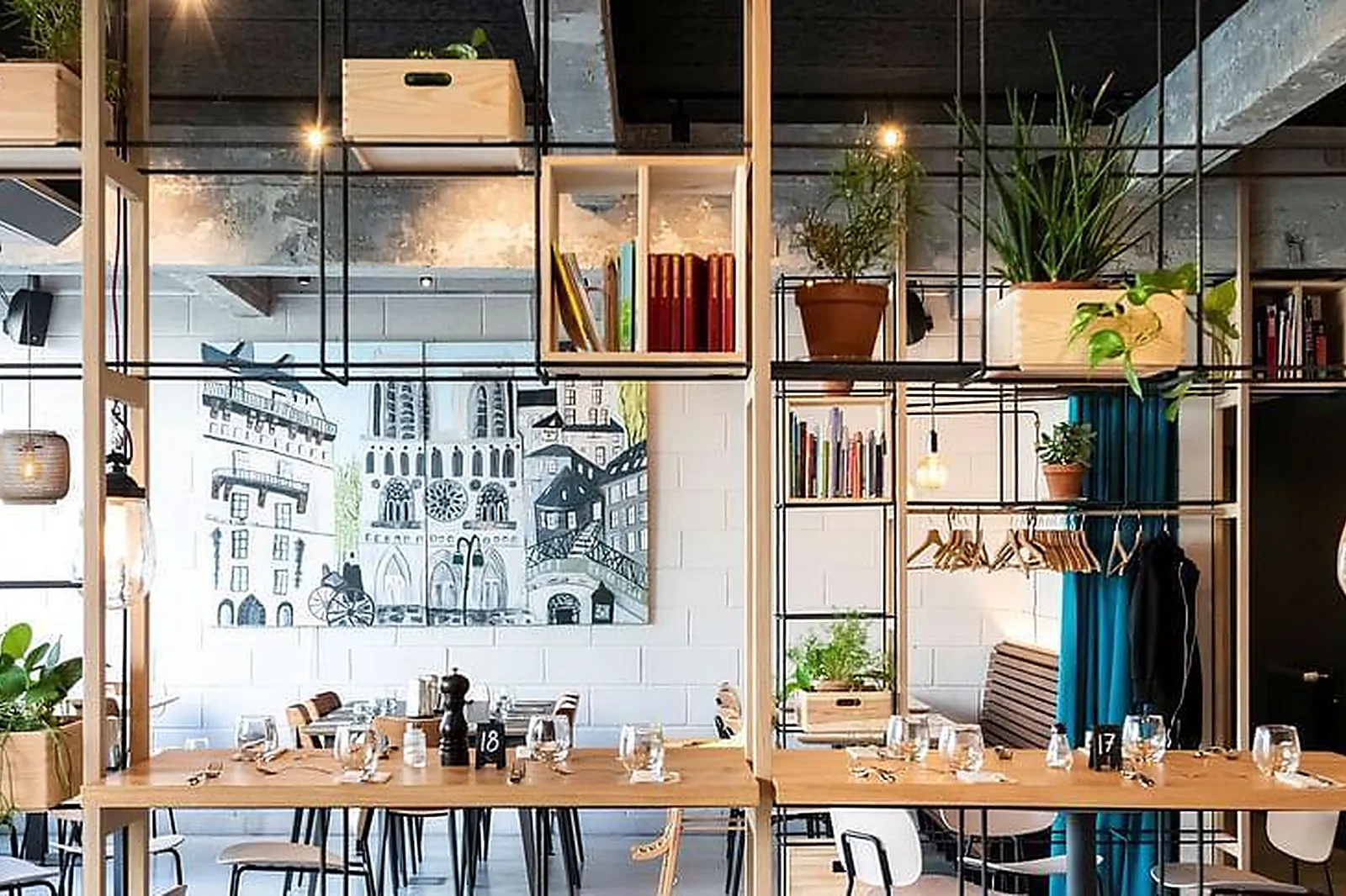 Lieux événementiels, LES PETITS PLATS DE MAURICE