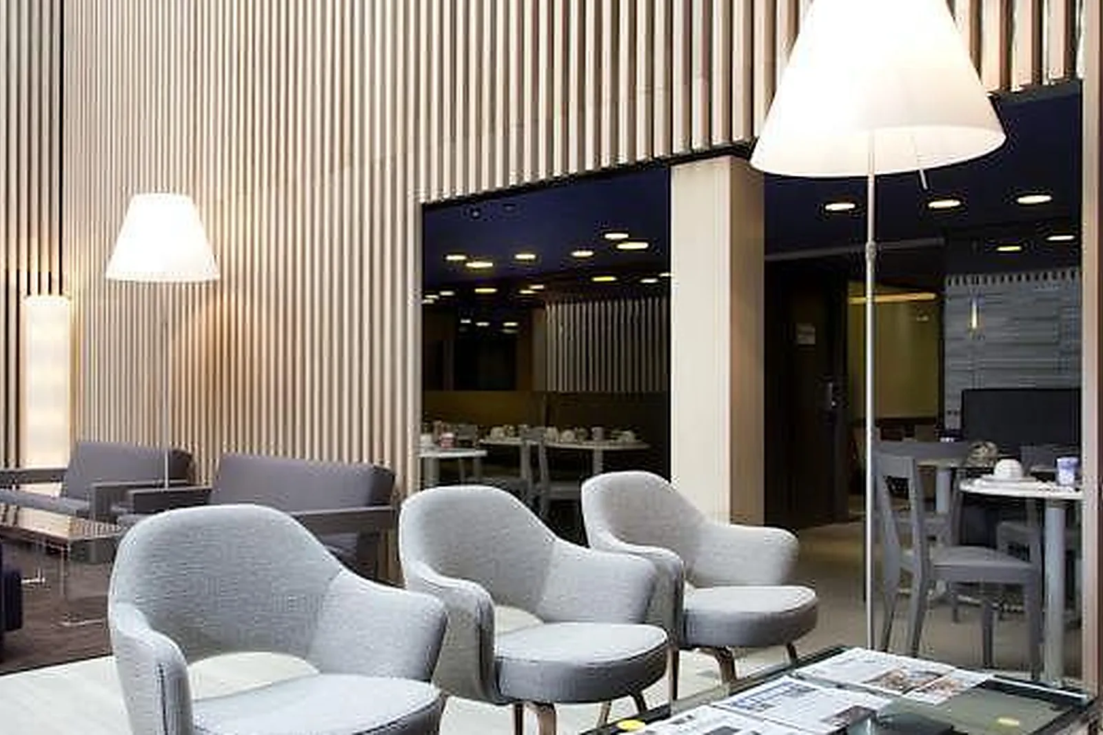 Lieux événementiels, LIBERTEL GARE DE L'EST FRANÇAIS ***