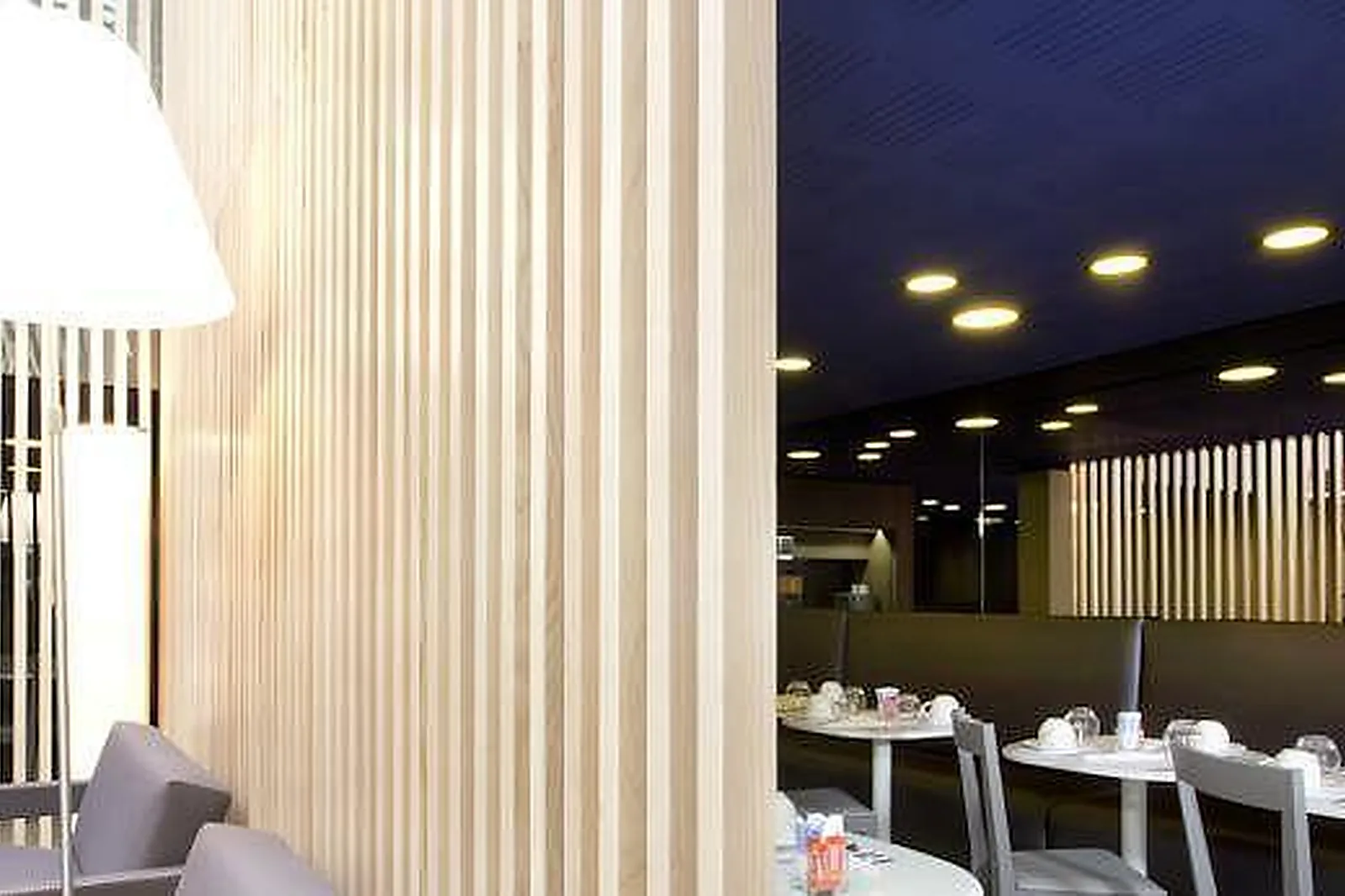 Lieux événementiels, LIBERTEL GARE DE L'EST FRANÇAIS ***