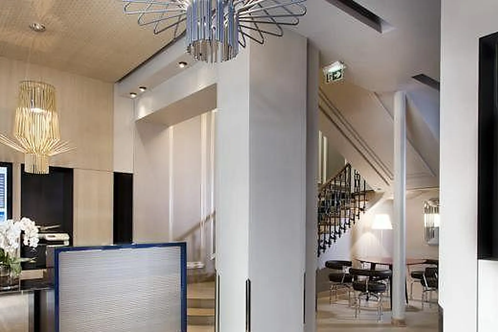 Lieux événementiels, LIBERTEL GARE DE L'EST FRANÇAIS ***