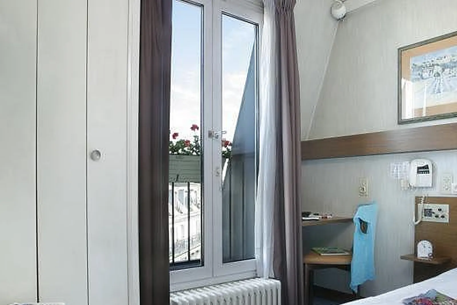 Lieux événementiels, LIBERTEL GARE DE L'EST FRANÇAIS ***