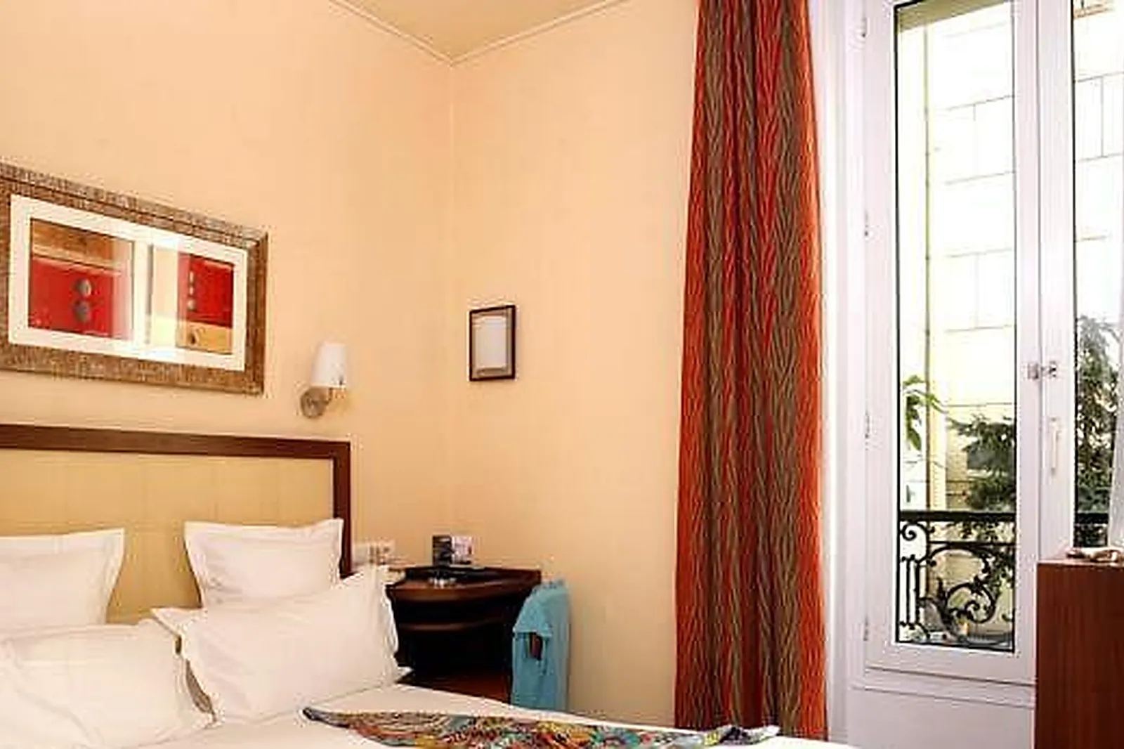 Lieux événementiels, LIBERTEL GARE DE L'EST FRANÇAIS ***