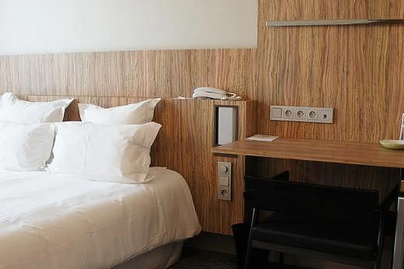 Lieux événementiels, LIBERTEL GARE DE L'EST FRANÇAIS ***