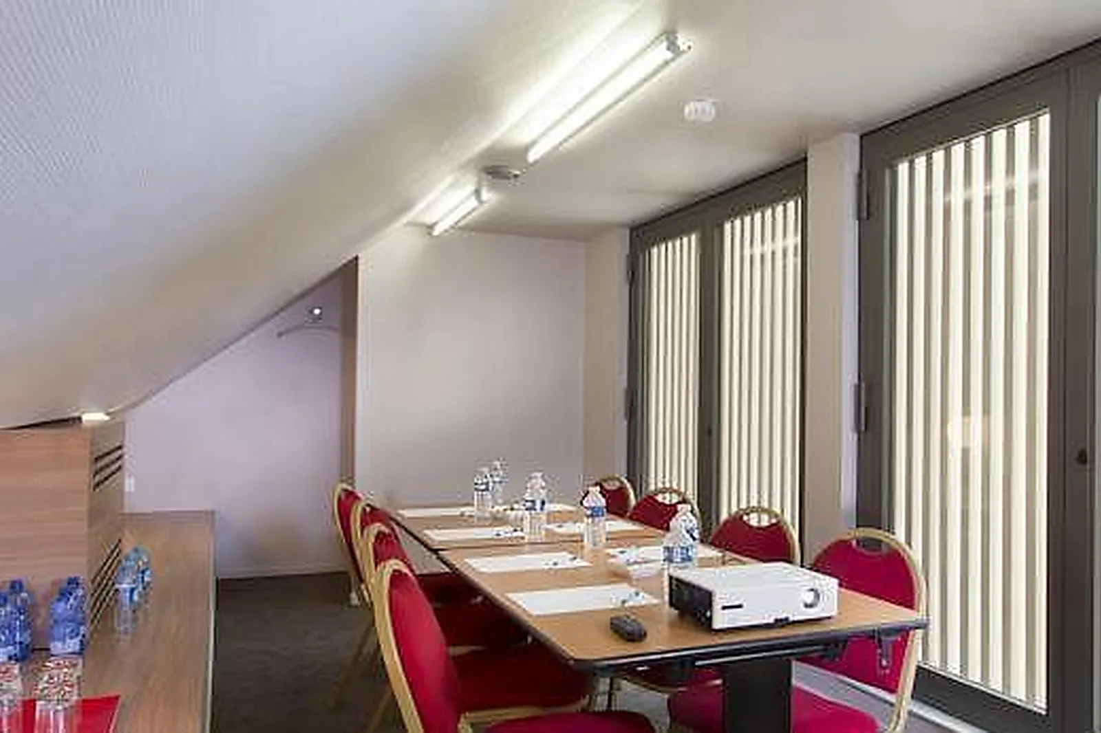 Lieux événementiels, LIBERTEL GARE DE L'EST FRANÇAIS ***