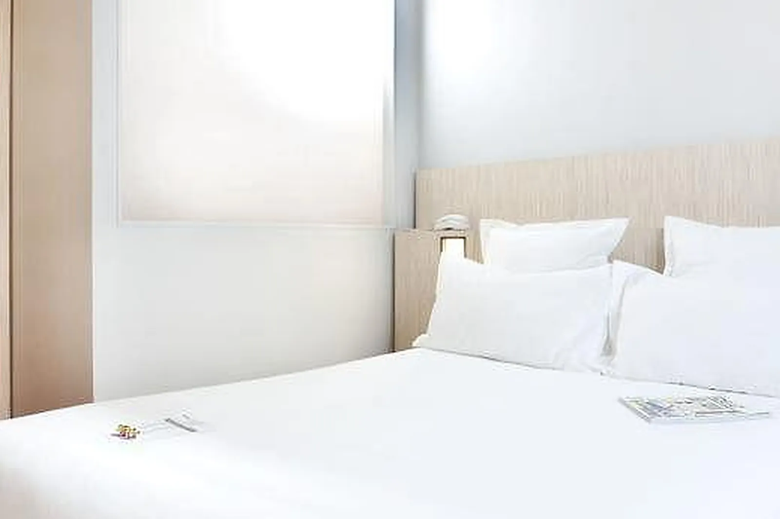 Lieux événementiels, LIBERTEL GARE DE L'EST FRANÇAIS ***