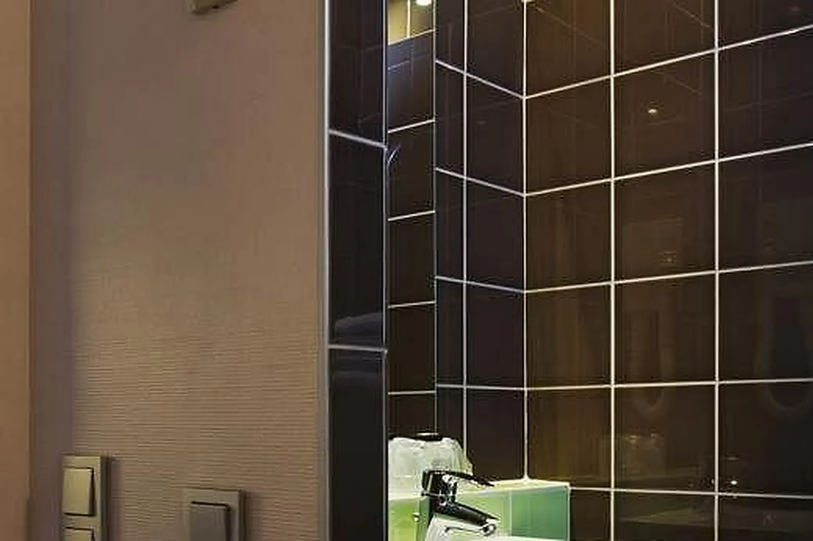 Lieux événementiels, LIBERTEL GARE DE L'EST FRANÇAIS ***