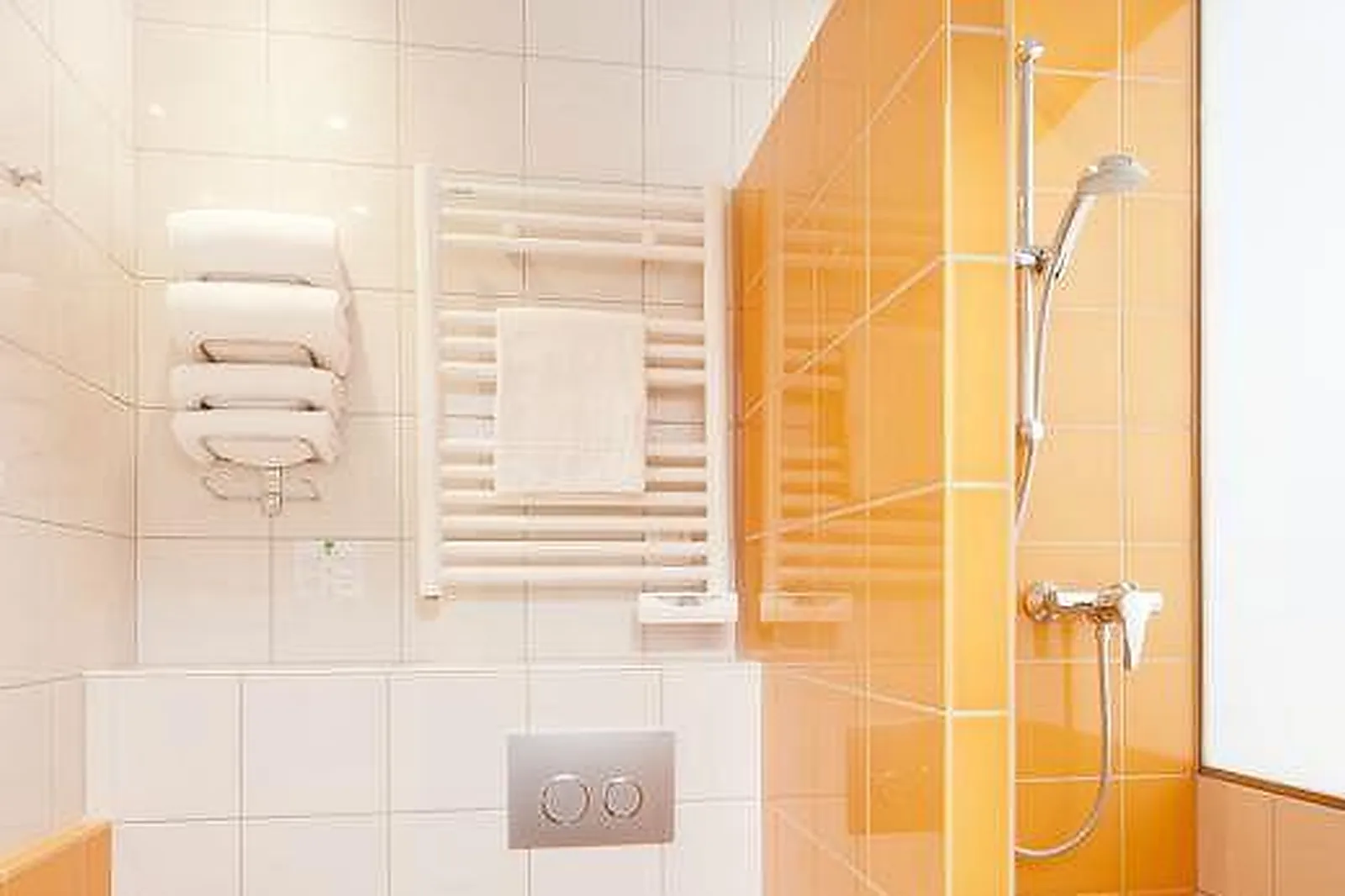 Lieux événementiels, LIBERTEL GARE DE L'EST FRANÇAIS ***