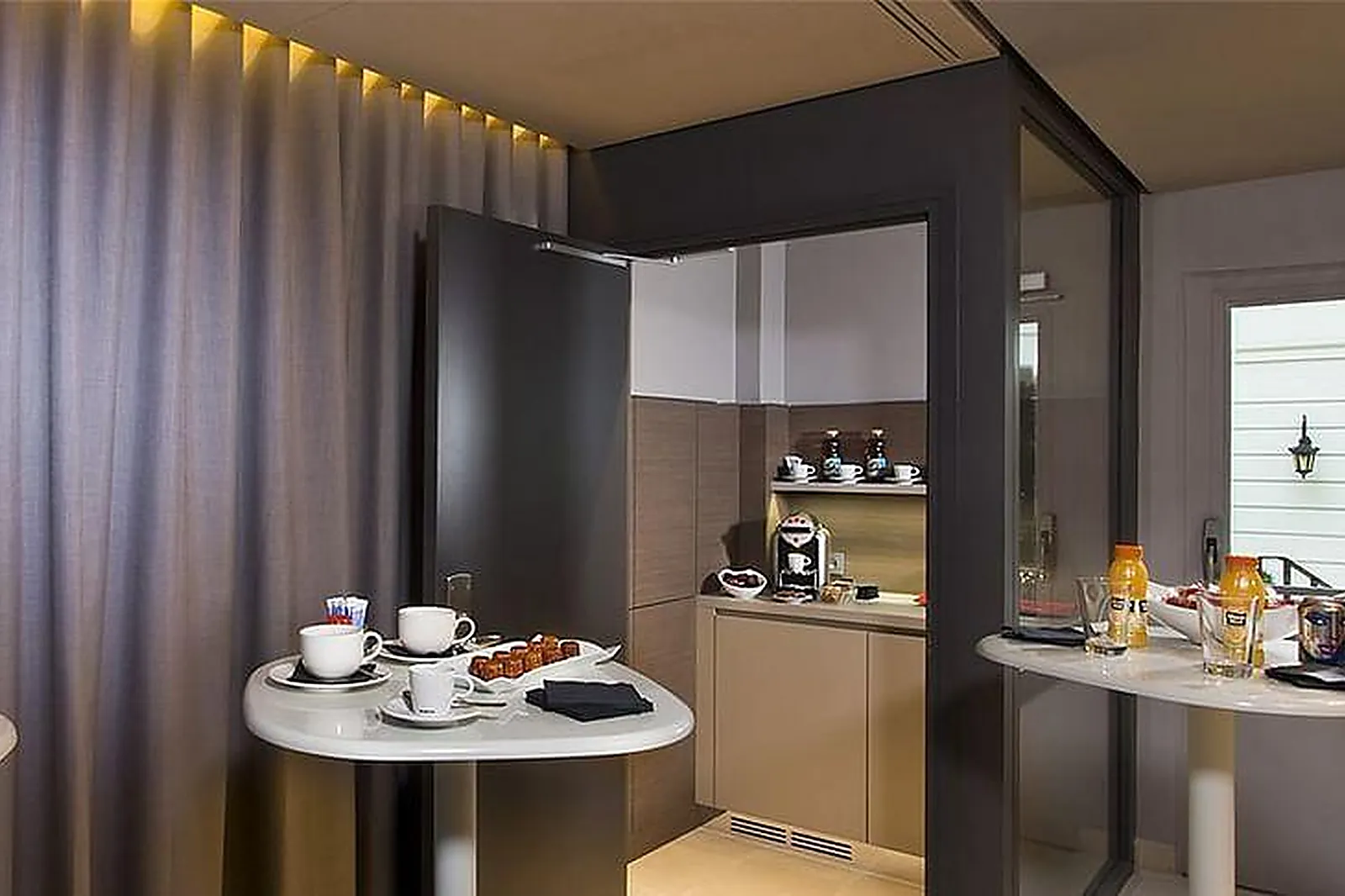 Lieux événementiels, LIBERTEL GARE DE L'EST FRANÇAIS ***