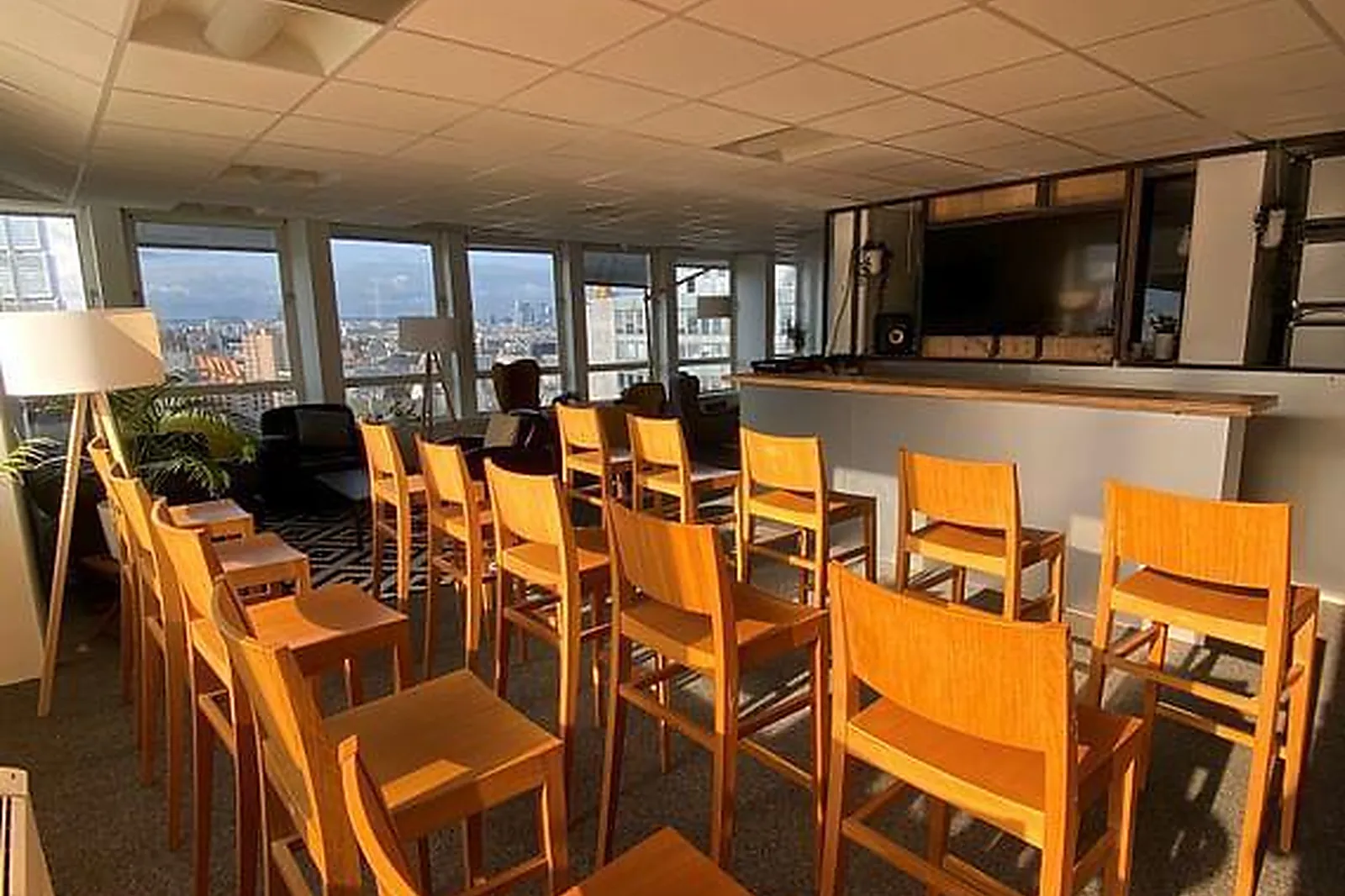 Lieux événementiels, LOBBY IDEASKY