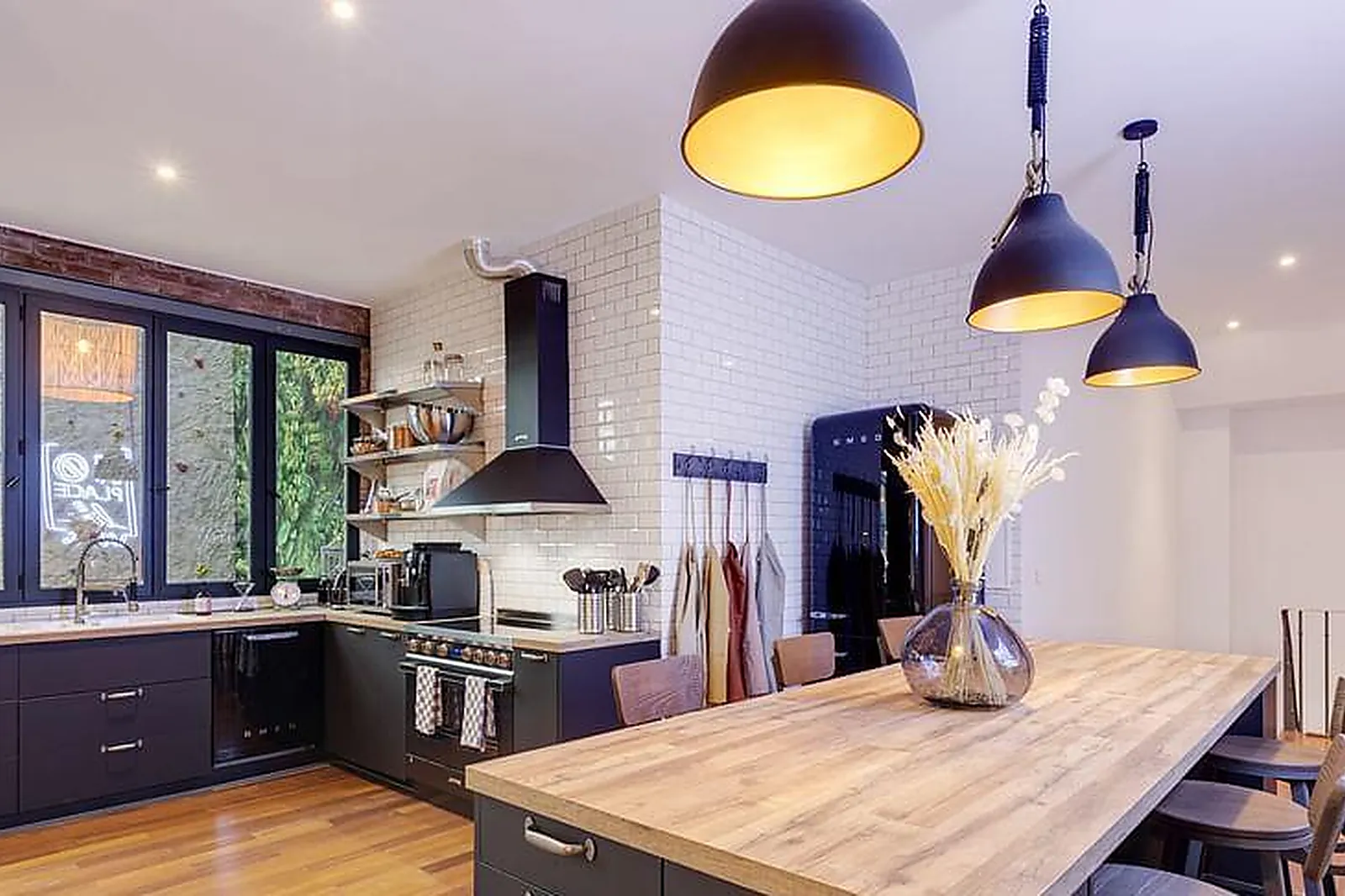 Lieux événementiels, LOFT ATYPIQUE SOUS VERRIÈRE