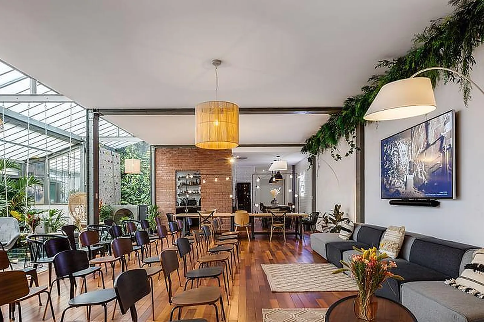 Lieux événementiels, LOFT ATYPIQUE SOUS VERRIÈRE