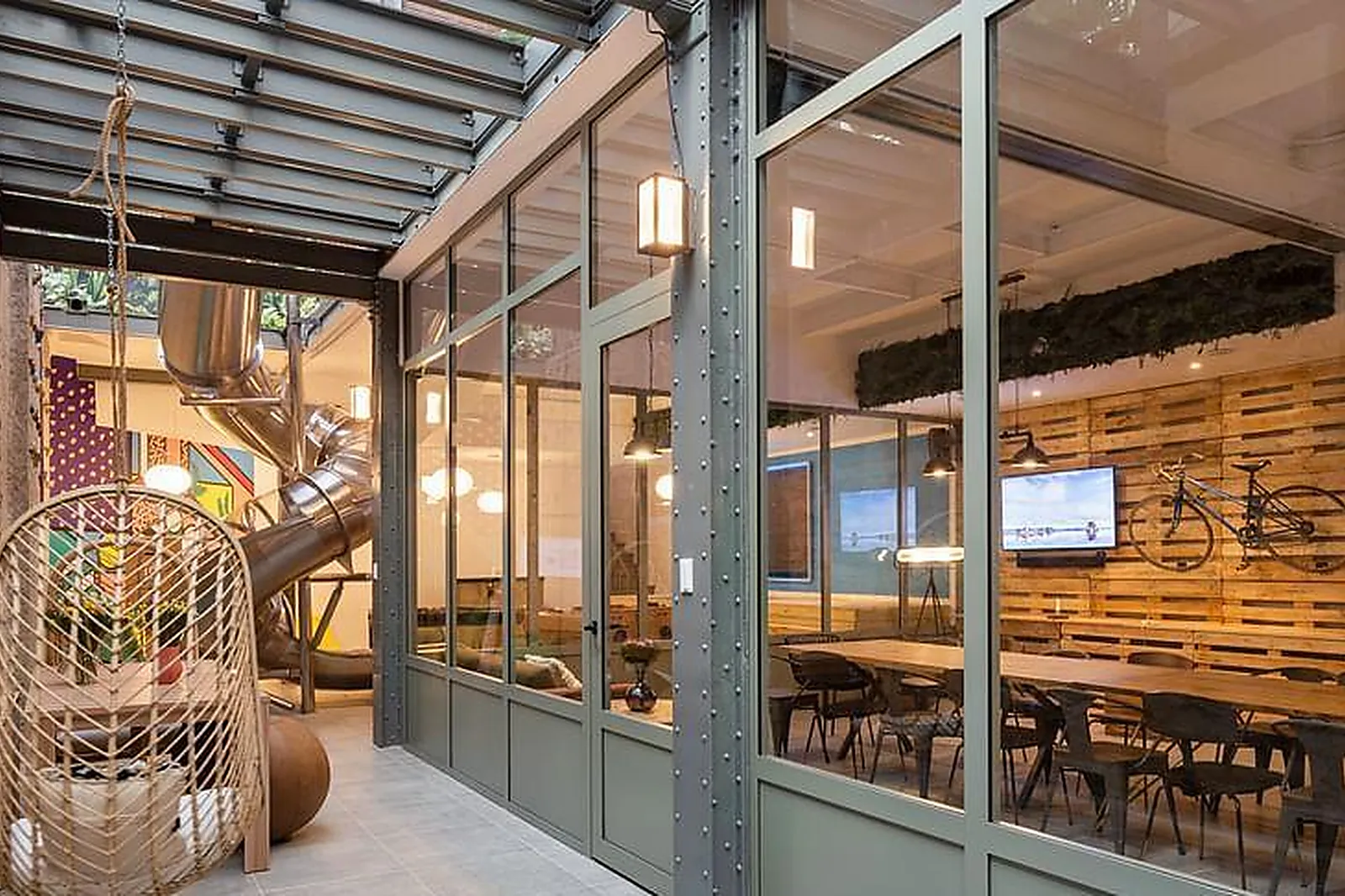 Lieux événementiels, LOFT ATYPIQUE SOUS VERRIÈRE