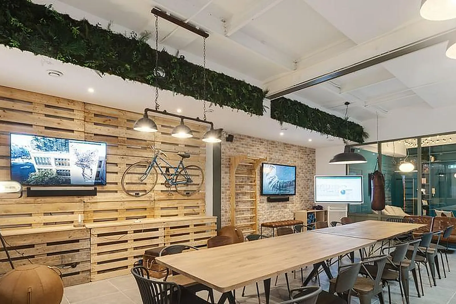 Lieux événementiels, LOFT ATYPIQUE SOUS VERRIÈRE