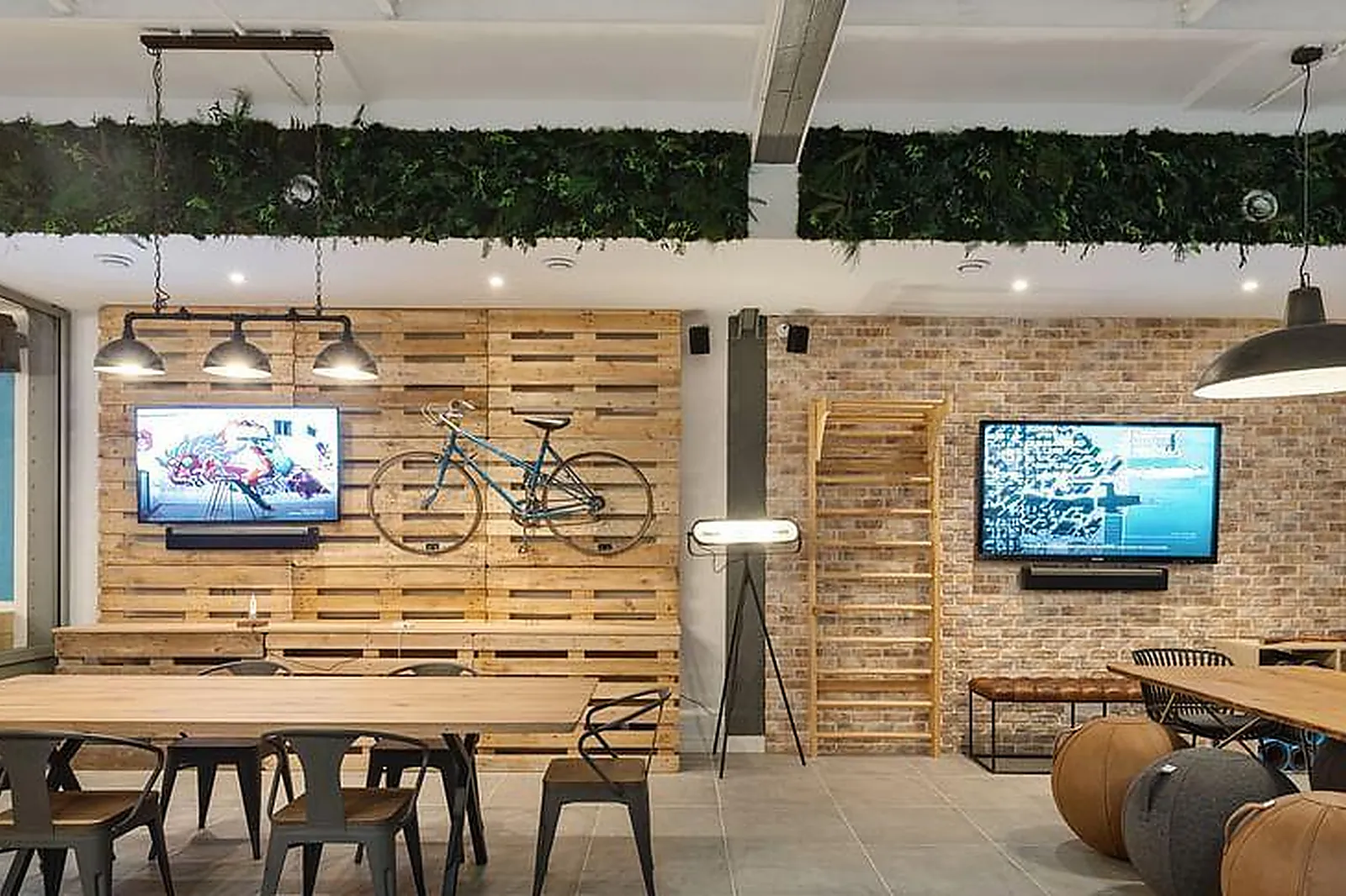 Lieux événementiels, LOFT ATYPIQUE SOUS VERRIÈRE