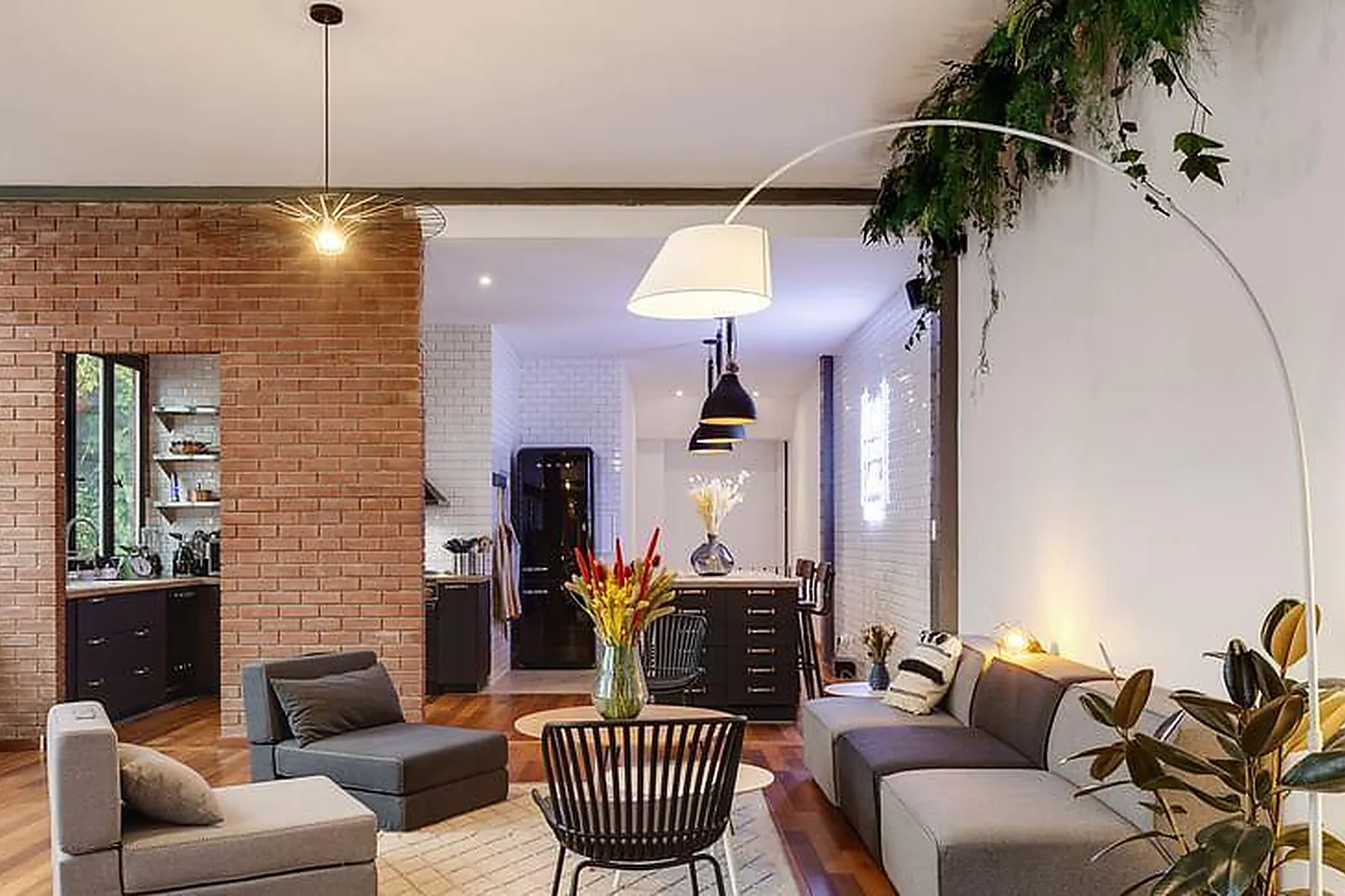 Lieux événementiels, LOFT ATYPIQUE SOUS VERRIÈRE