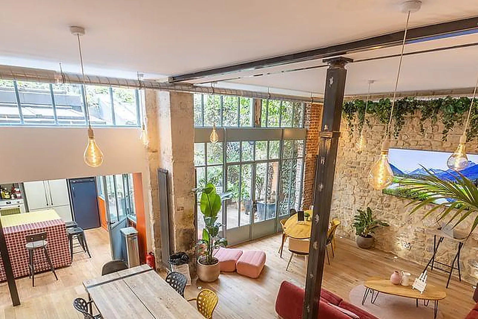 Lieux événementiels, LOFT D'ARTISTE AVEC TERRASSE EN PLEIN COEUR DE PARIS