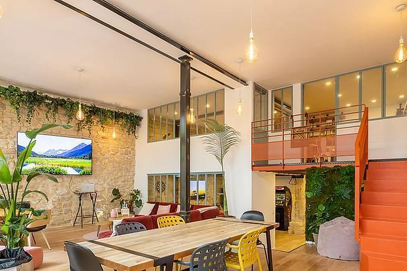 Lieux événementiels, LOFT D'ARTISTE AVEC TERRASSE EN PLEIN COEUR DE PARIS