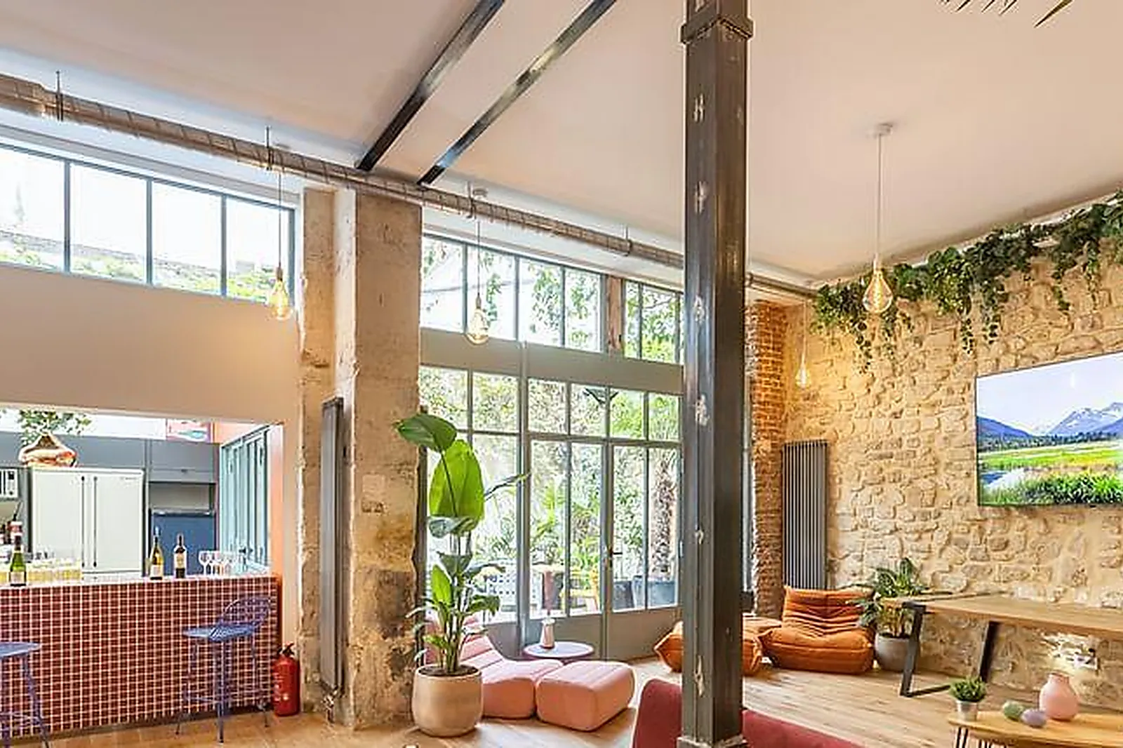 Lieux événementiels, LOFT D'ARTISTE AVEC TERRASSE EN PLEIN COEUR DE PARIS