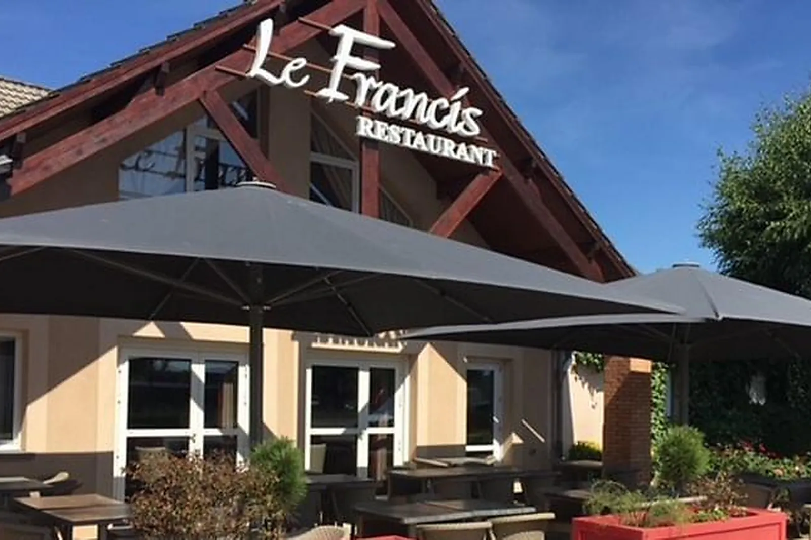 Lieux événementiels, LOGIS L'ORÉE DE CHARTRES***