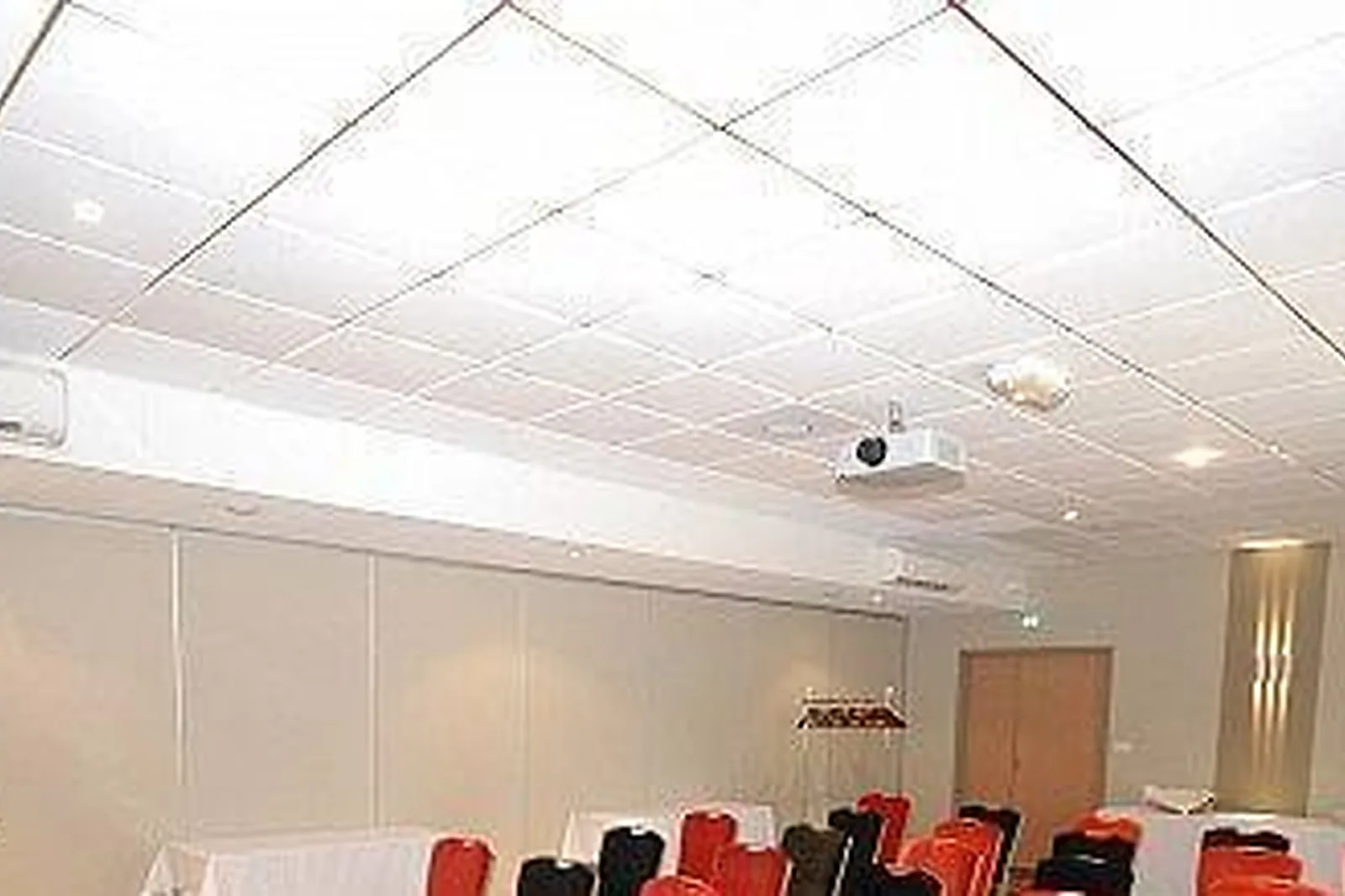 Lieux événementiels, LOGIS L'ORÉE DE CHARTRES***