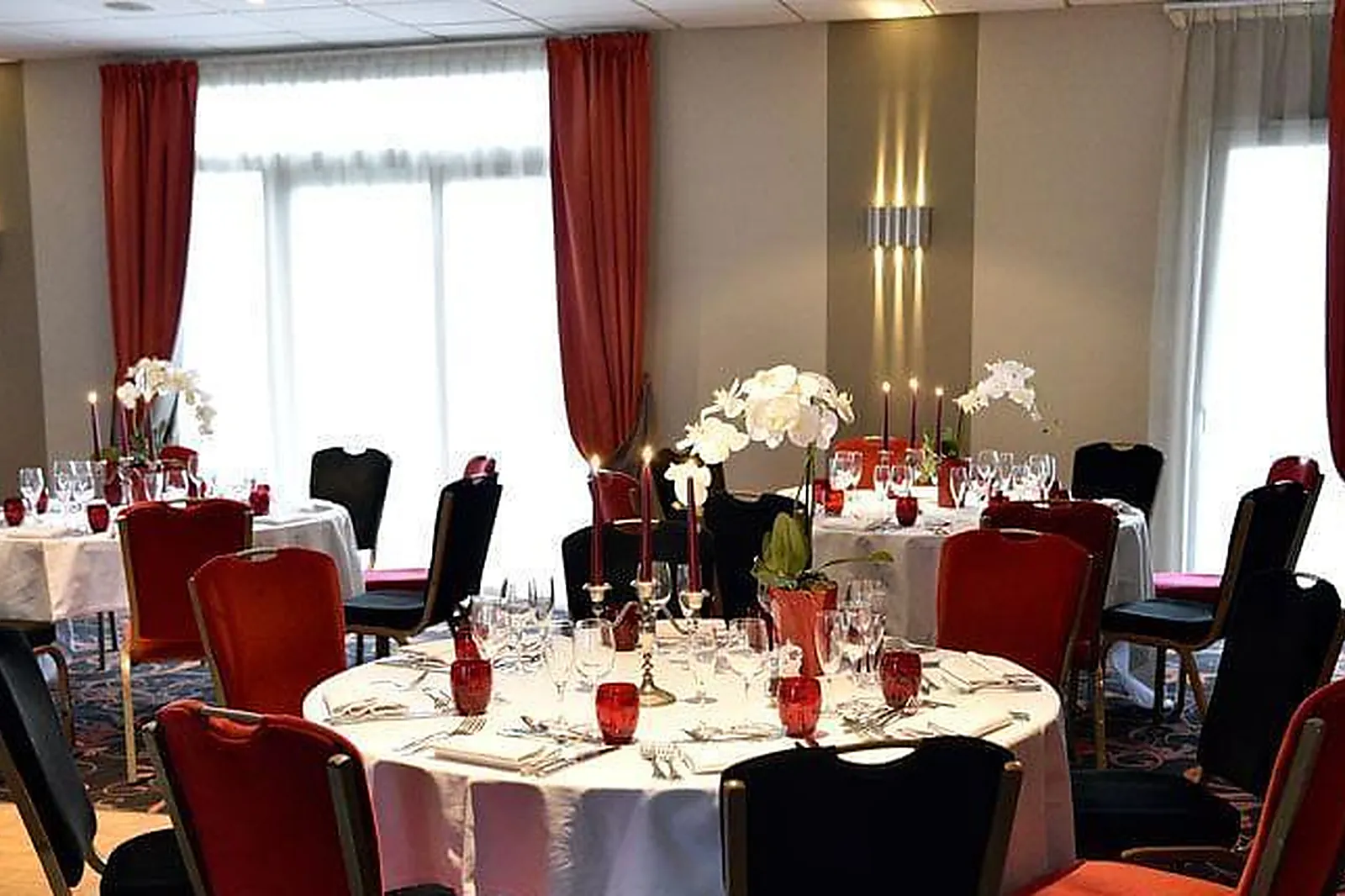 Lieux événementiels, LOGIS L'ORÉE DE CHARTRES***