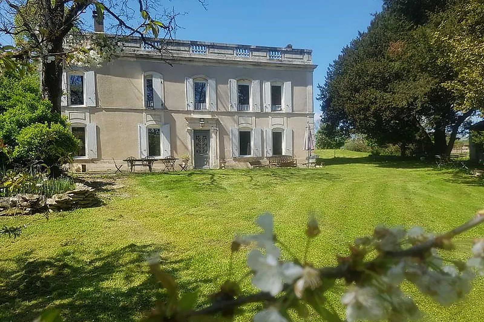 Lieux événementiels, LOGIS OZANIE