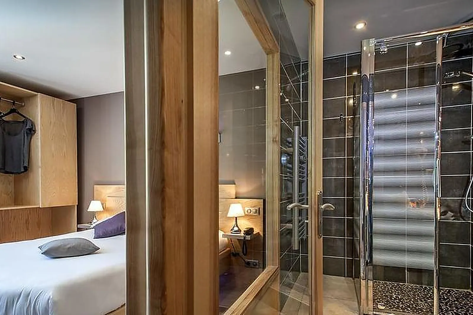 Lieux événementiels, LOGIS ET SPA CHEZ CAMILLOU