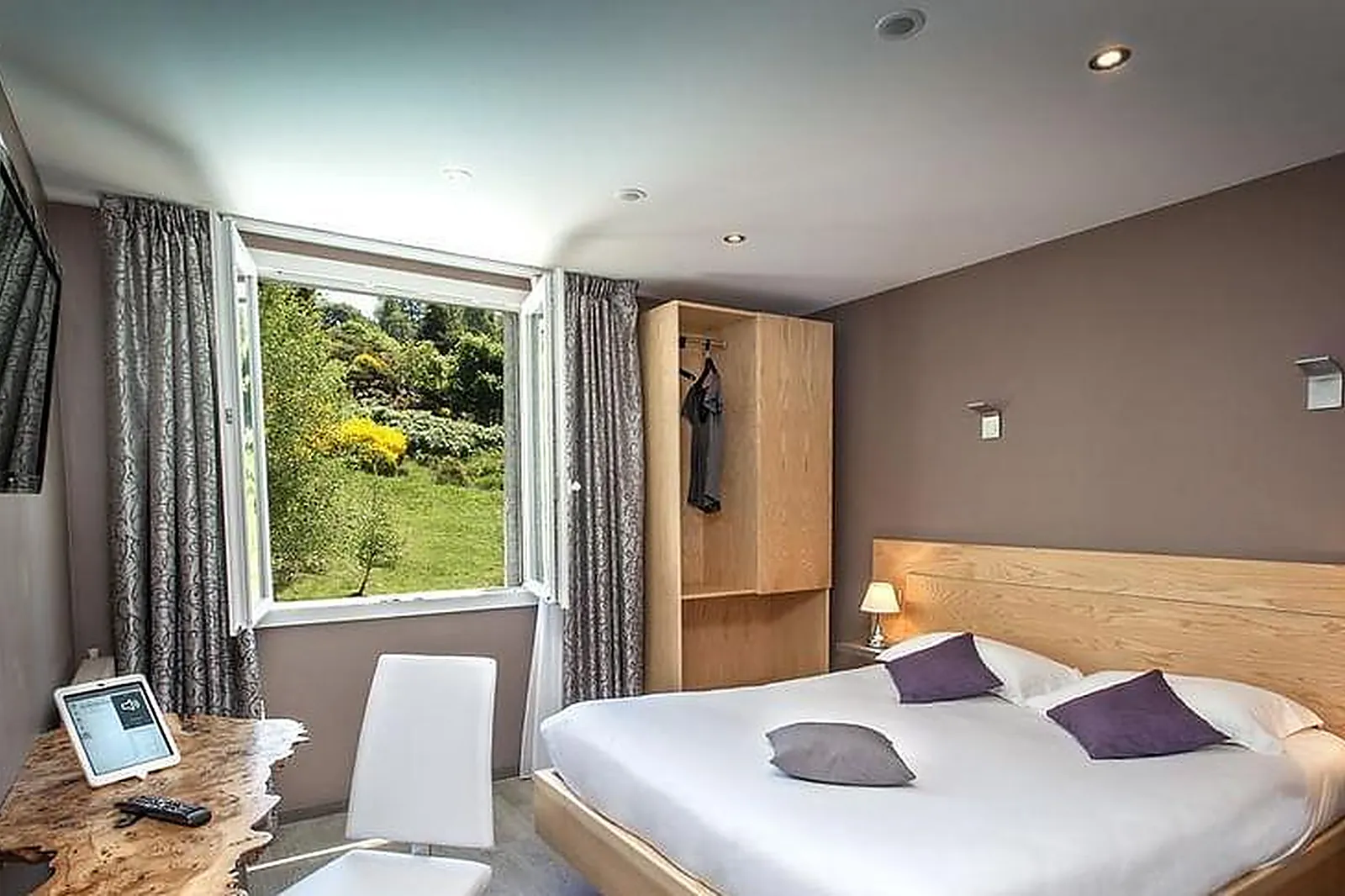 Lieux événementiels, LOGIS ET SPA CHEZ CAMILLOU