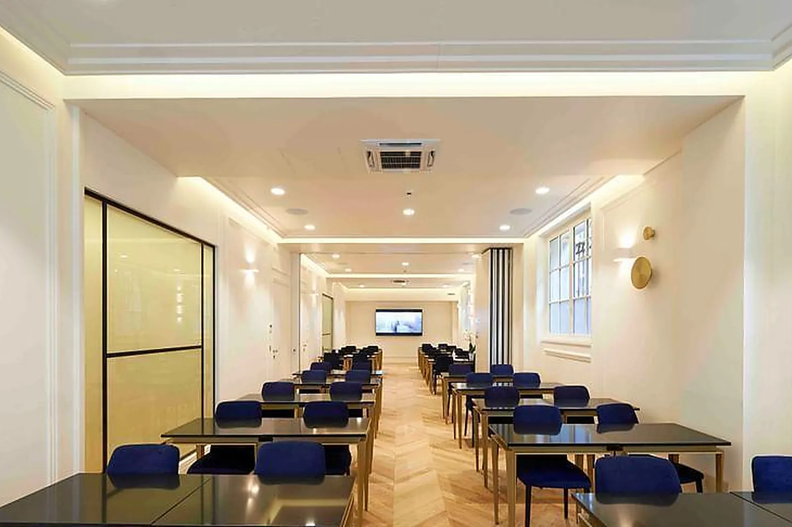 Lieux événementiels, LUXURYHOTELSCHOOL