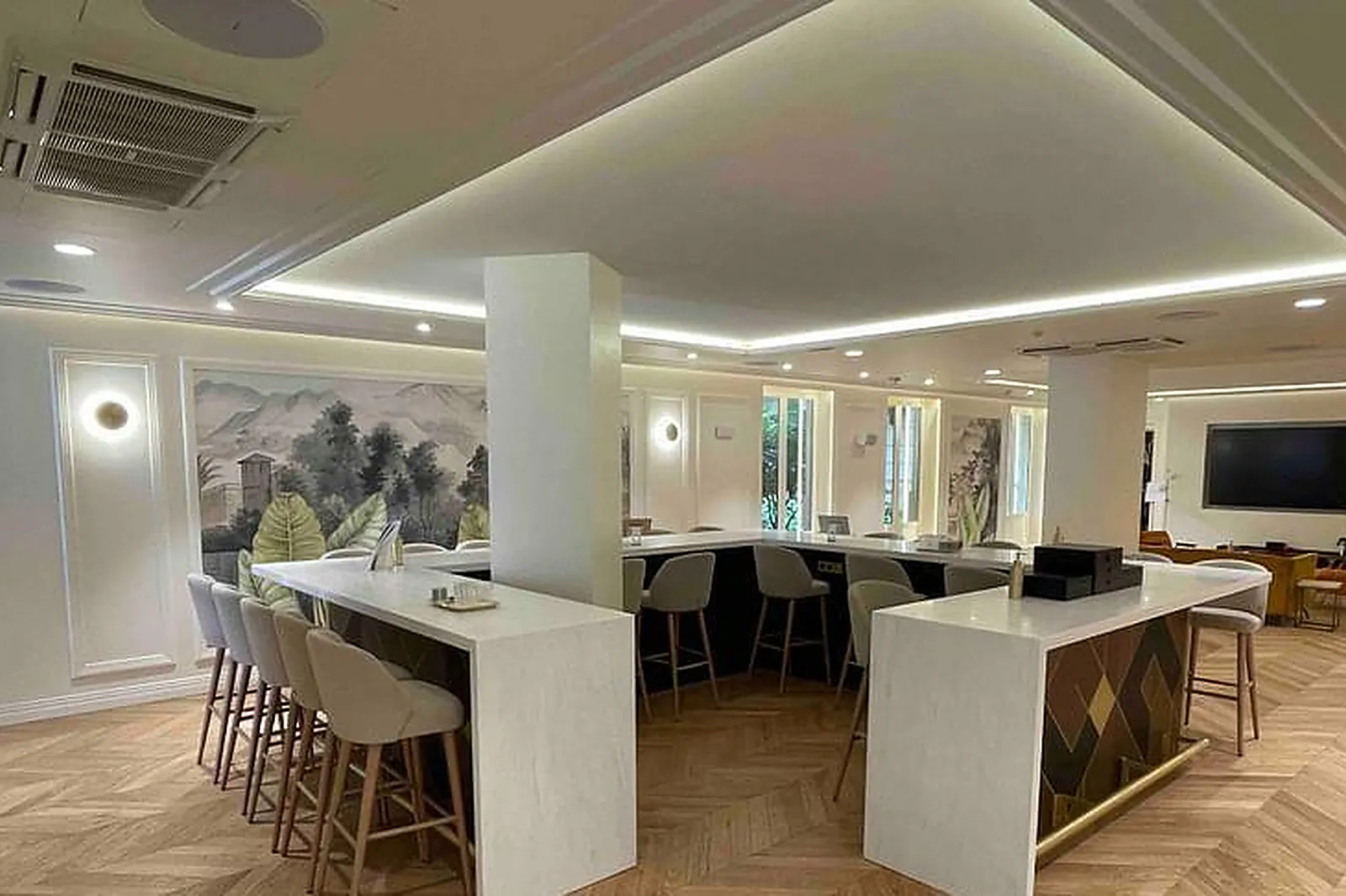 Lieux événementiels, LUXURYHOTELSCHOOL