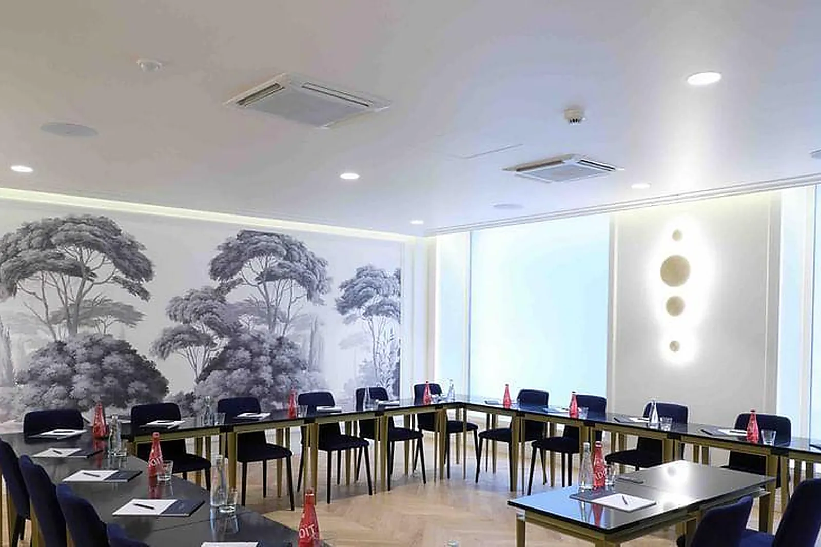 Lieux événementiels, LUXURYHOTELSCHOOL