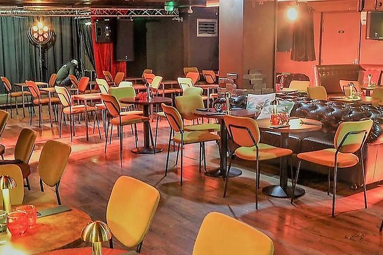 Lieux événementiels, L'ÉTAGE