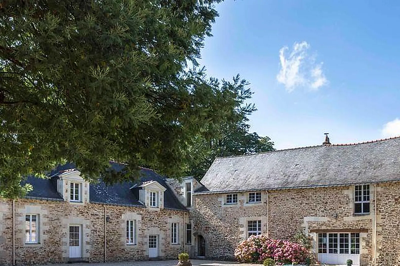 Lieux événementiels, L'ÉCO-DOMAINE DU CHALONGE