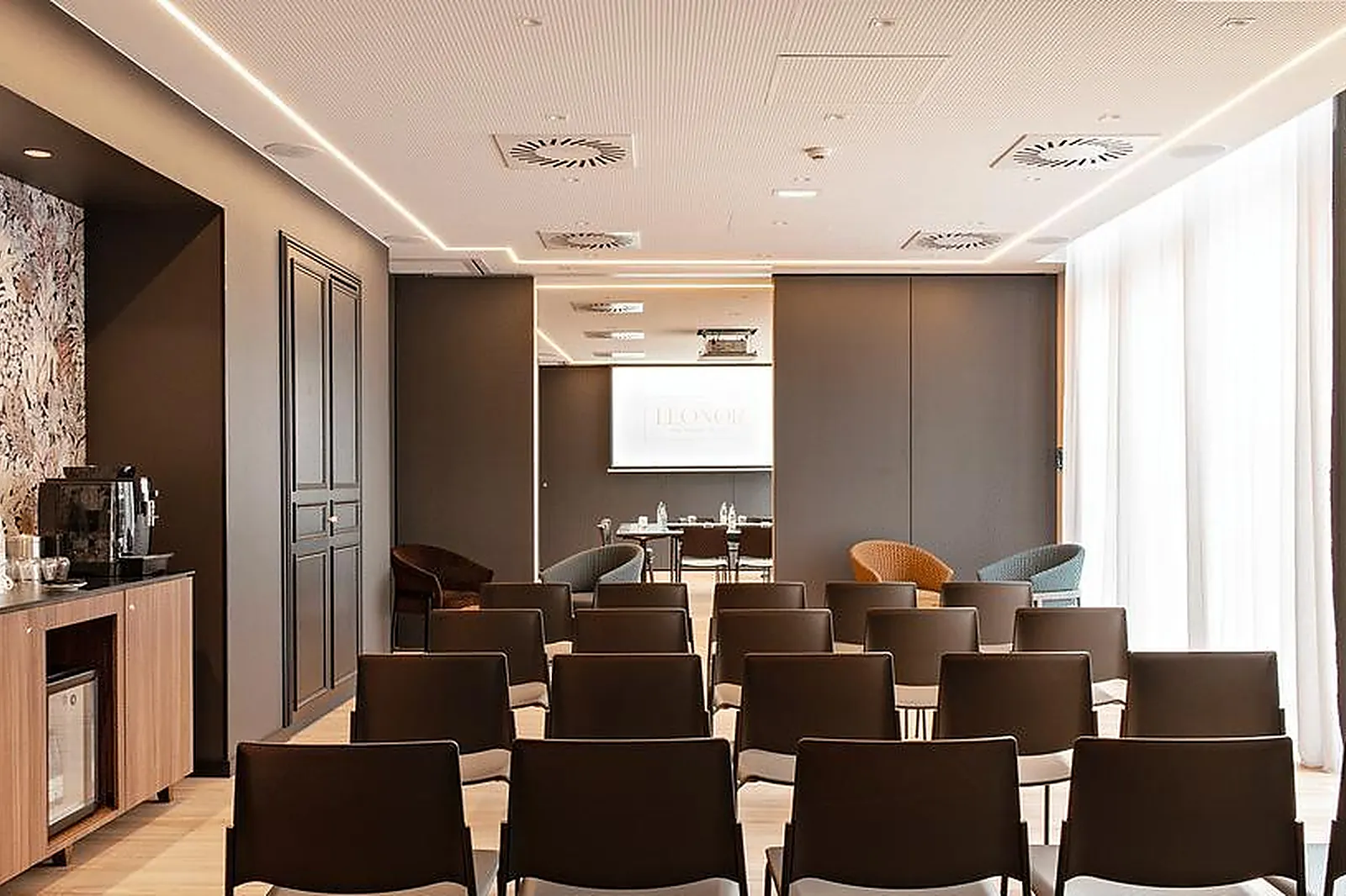 Lieux événementiels, LÉONOR STRASBOURG ****