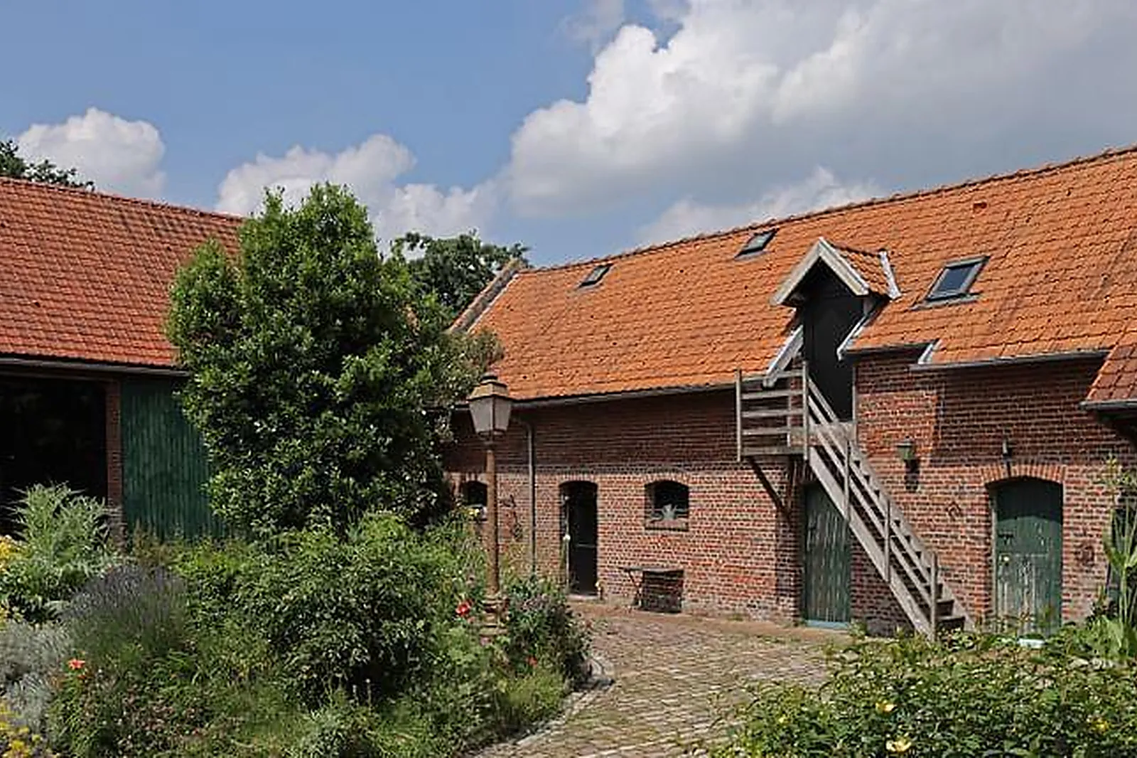 Lieux événementiels, LÉTABLI