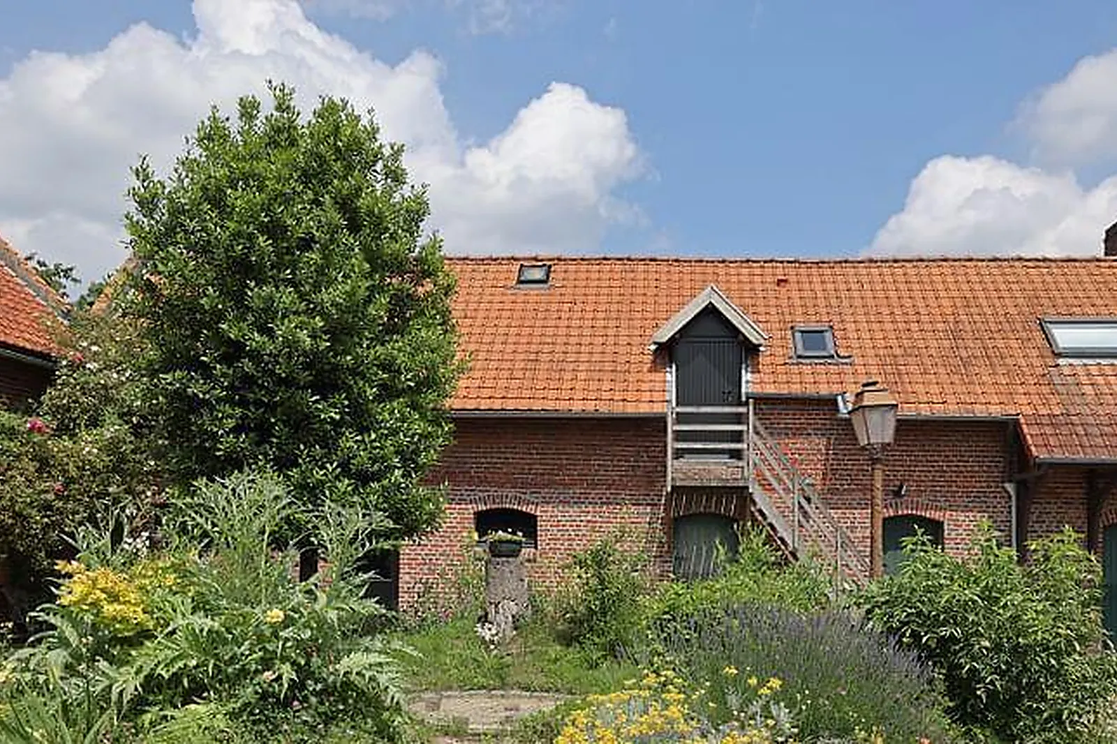 Lieux événementiels, LÉTABLI